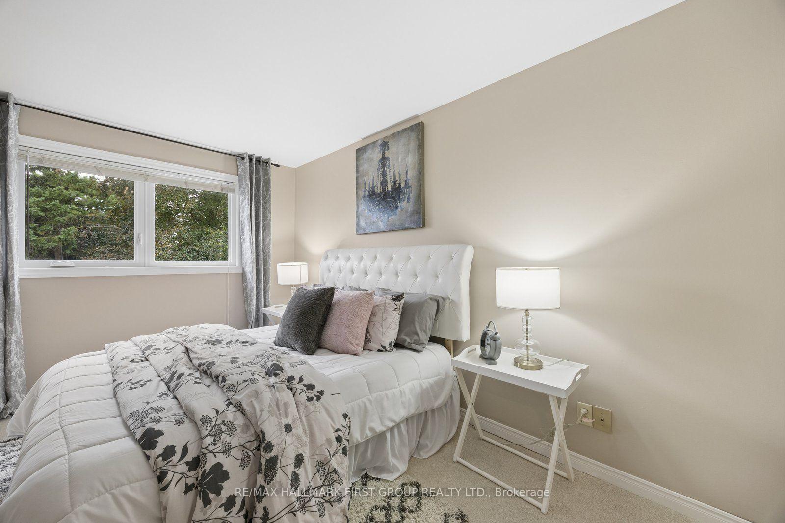 Photo 24 of 920 Essa Crescent, Pickering, West Shore — HOMEH