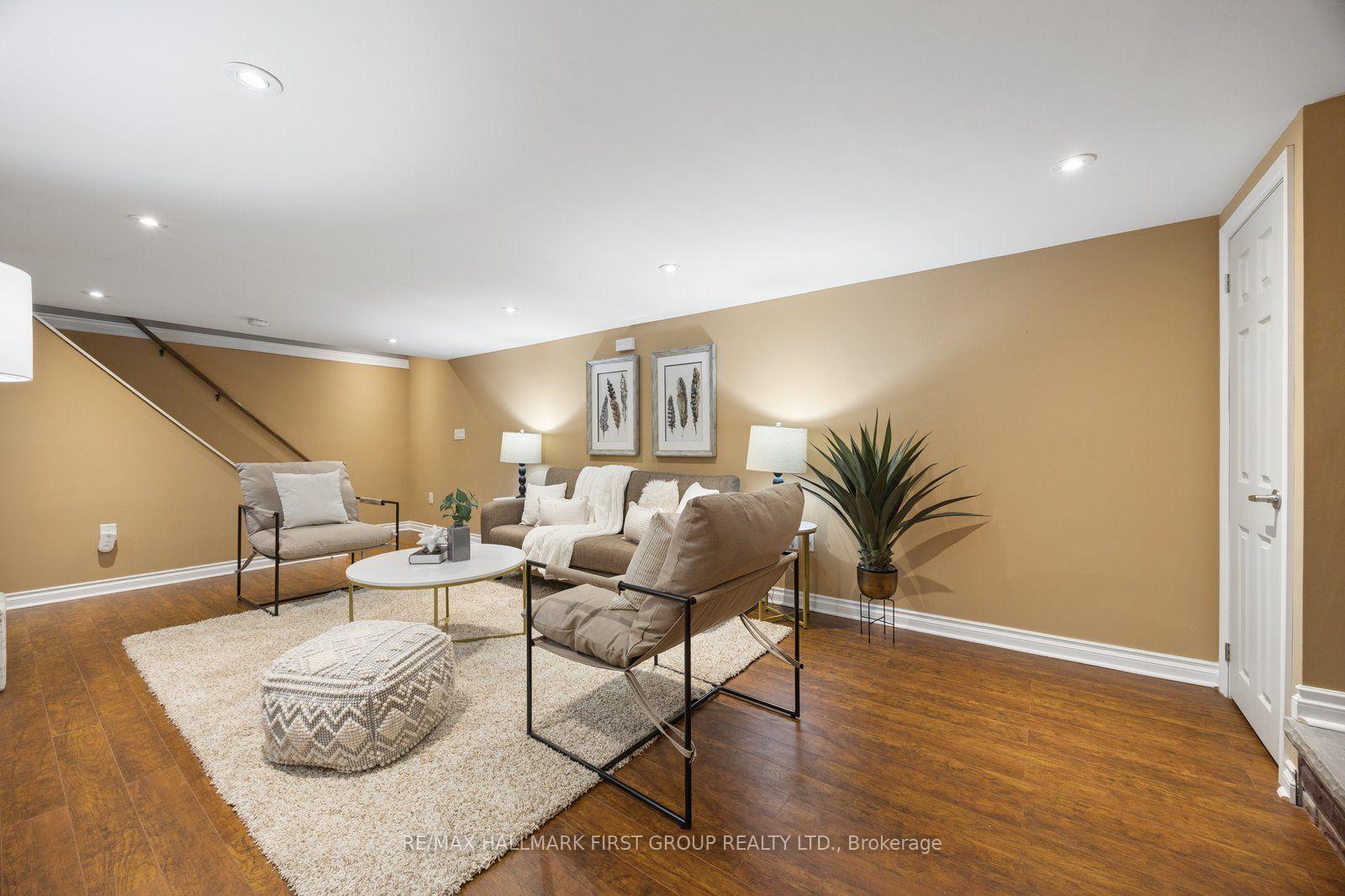 Photo 32 of 920 Essa Crescent, Pickering, West Shore — HOMEH