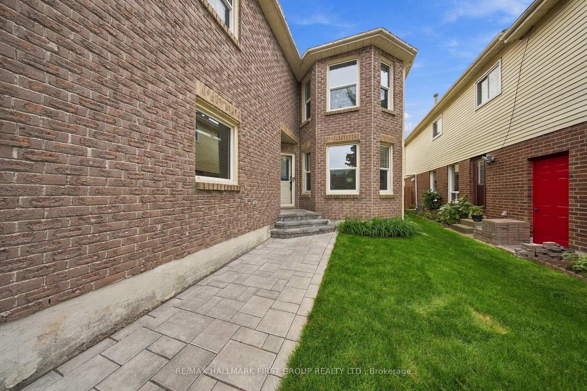 Photo 4 of 1518 Rawlings Drive, Pickering, Liverpool — HOMEH