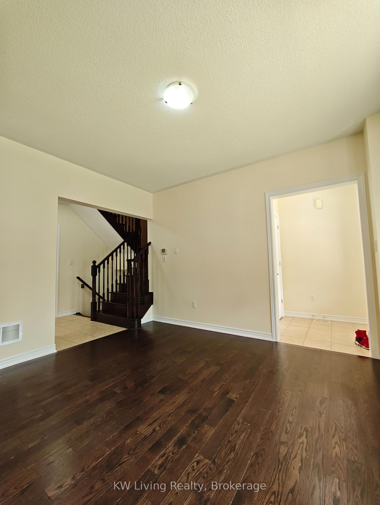 Photo 3 of 109 Cornwall Drive, Markham, Cornell — HOMEH
