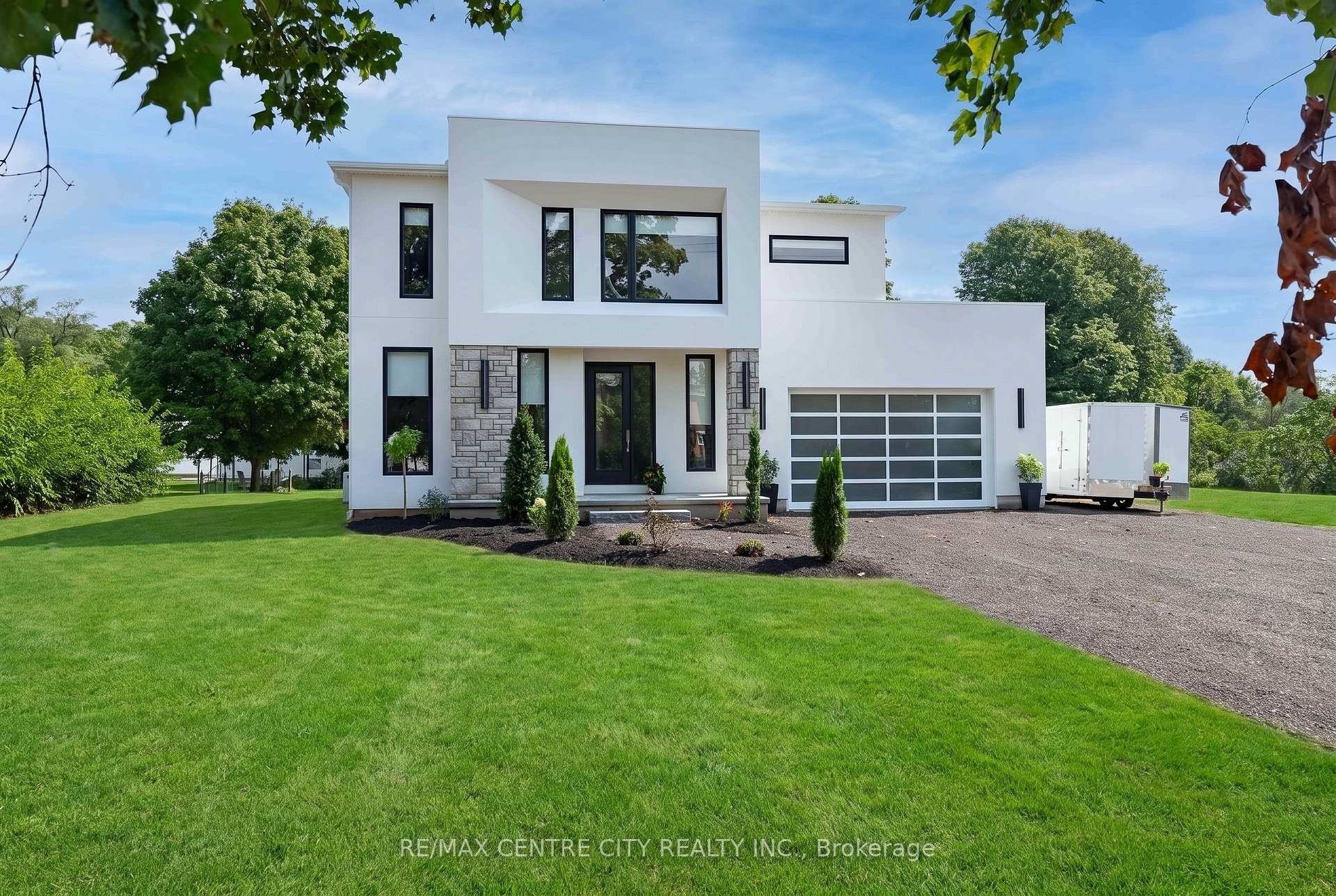 Photo 2 of 53900 Heritage Line, Bayham, Richmond — HOMEH