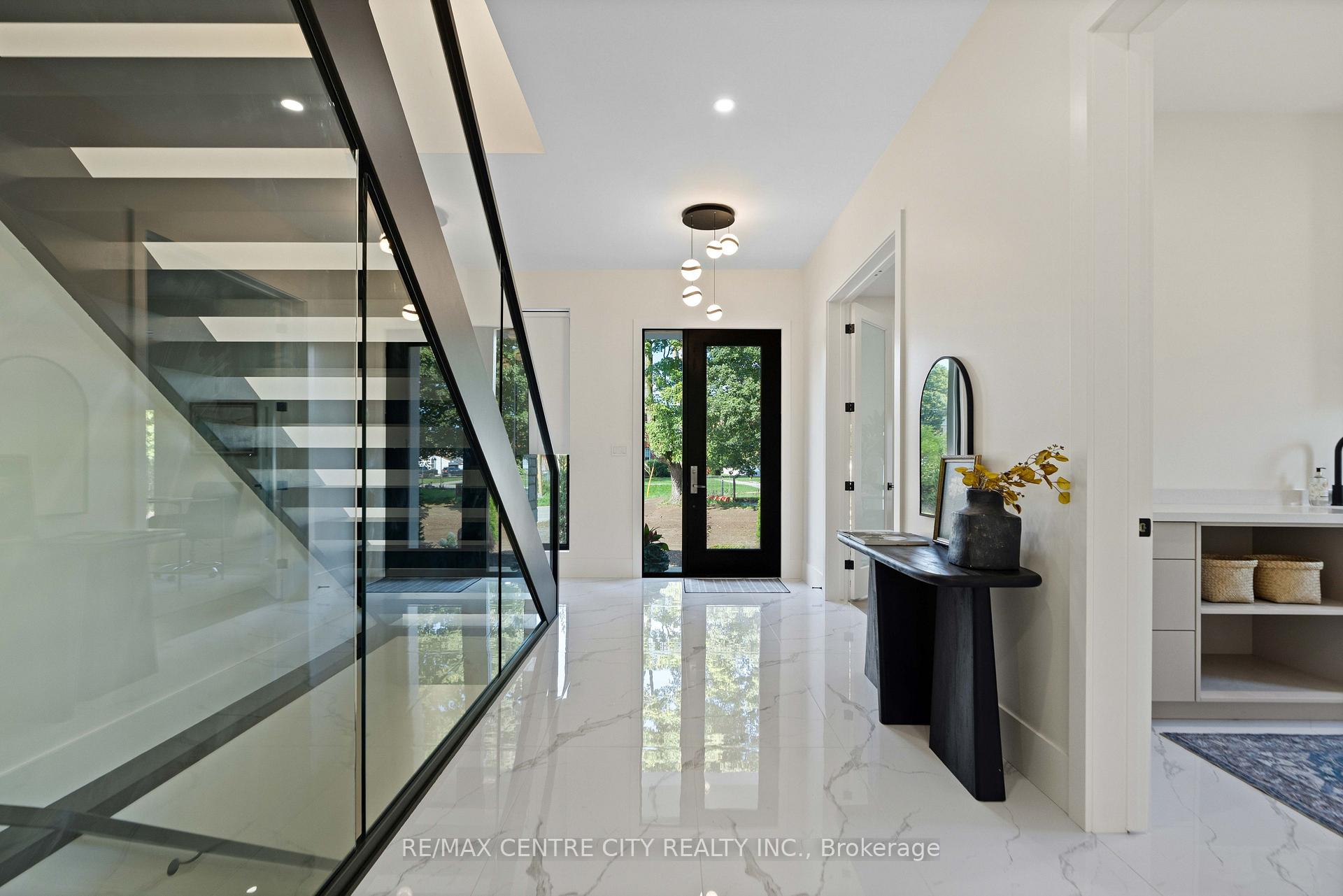 Photo 5 of 53900 Heritage Line, Bayham, Richmond — HOMEH