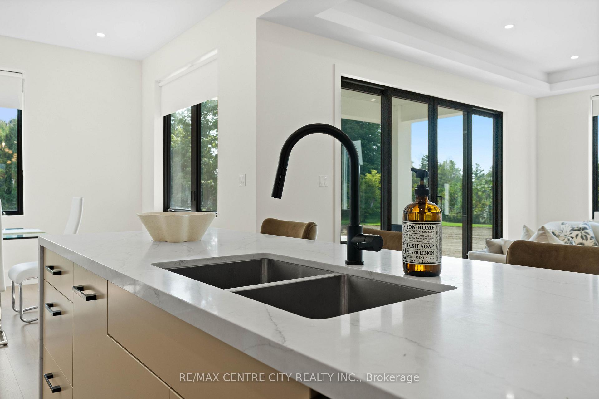 Photo 11 of 53900 Heritage Line, Bayham, Richmond — HOMEH