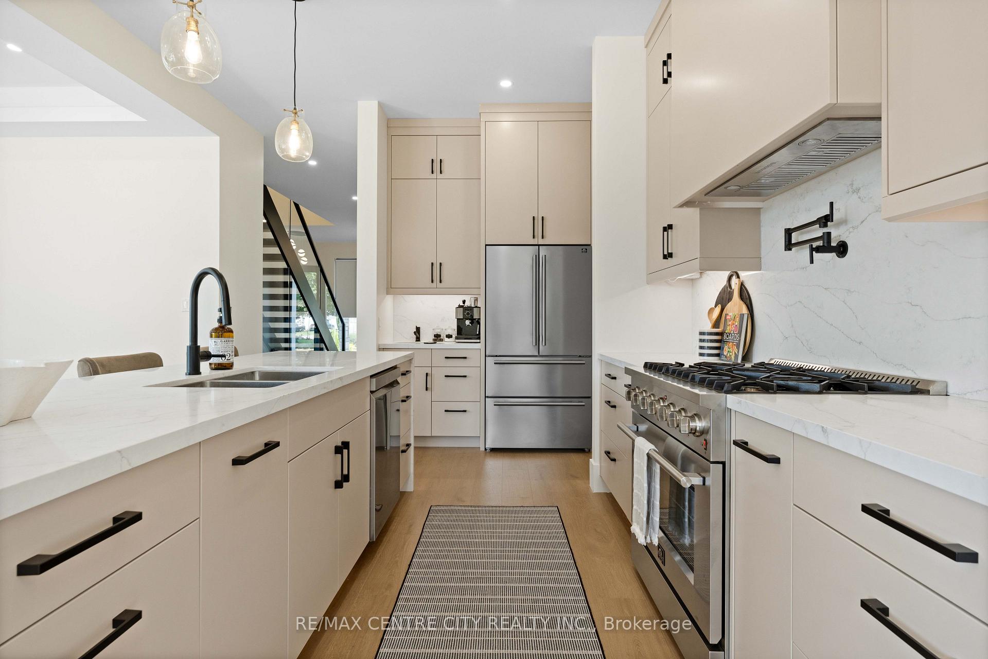 Photo 13 of 53900 Heritage Line, Bayham, Richmond — HOMEH
