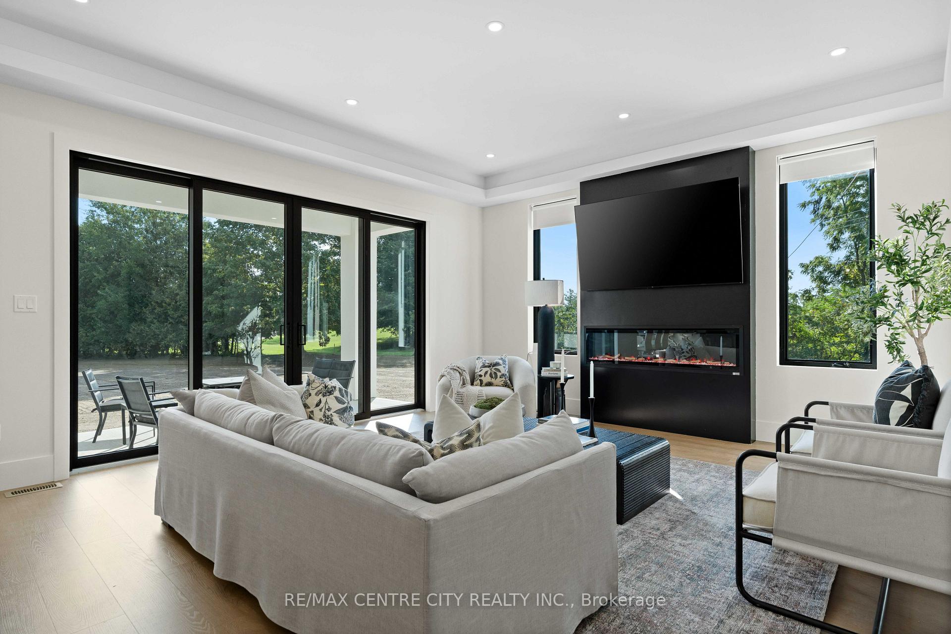 Photo 18 of 53900 Heritage Line, Bayham, Richmond — HOMEH