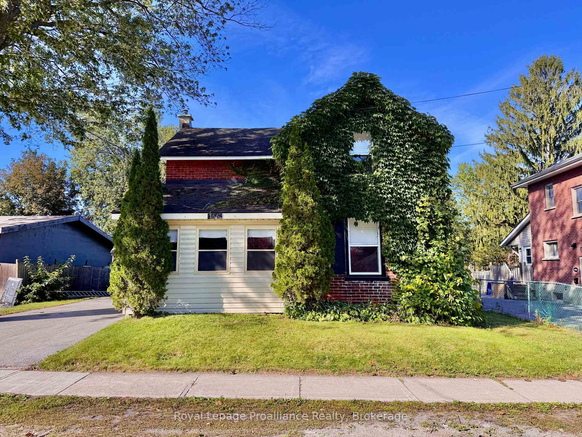 Photo 1 of 166 Burnham Street, Belleville, Belleville Ward — HOMEH