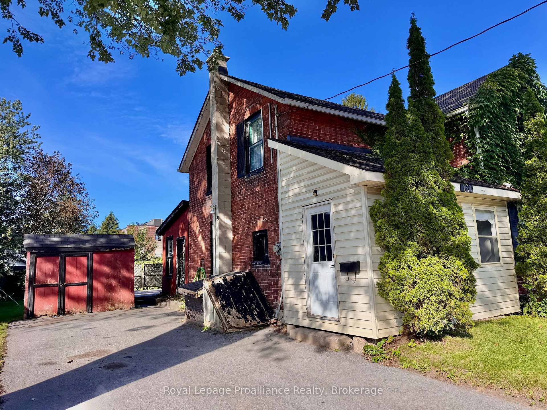 Photo 5 of 166 Burnham Street, Belleville, Belleville Ward — HOMEH