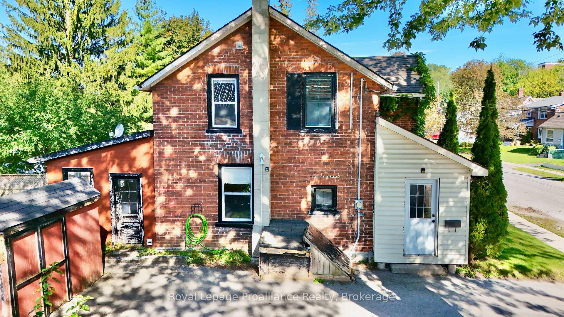 Photo 6 of 166 Burnham Street, Belleville, Belleville Ward — HOMEH