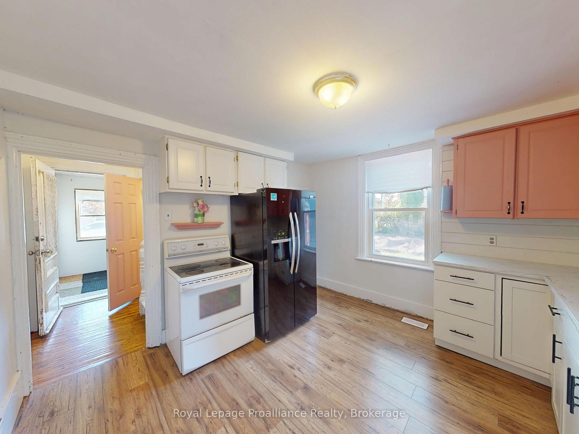 Photo 14 of 166 Burnham Street, Belleville, Belleville Ward — HOMEH