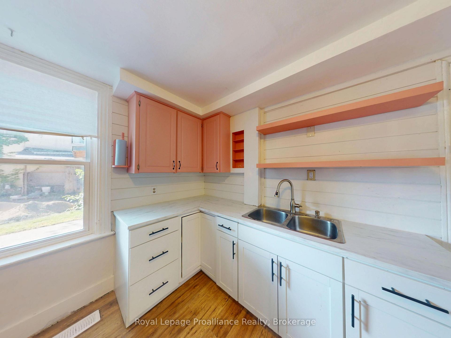 Photo 15 of 166 Burnham Street, Belleville, Belleville Ward — HOMEH
