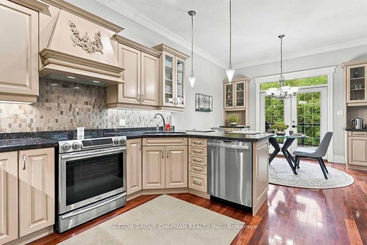 Photo 12 of 1802 Riverbend Road, London, South A — HOMEH