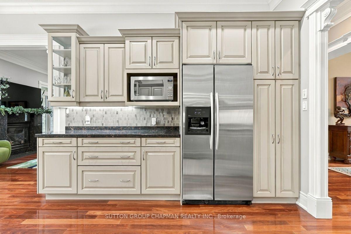 Photo 13 of 1802 Riverbend Road, London, South A — HOMEH
