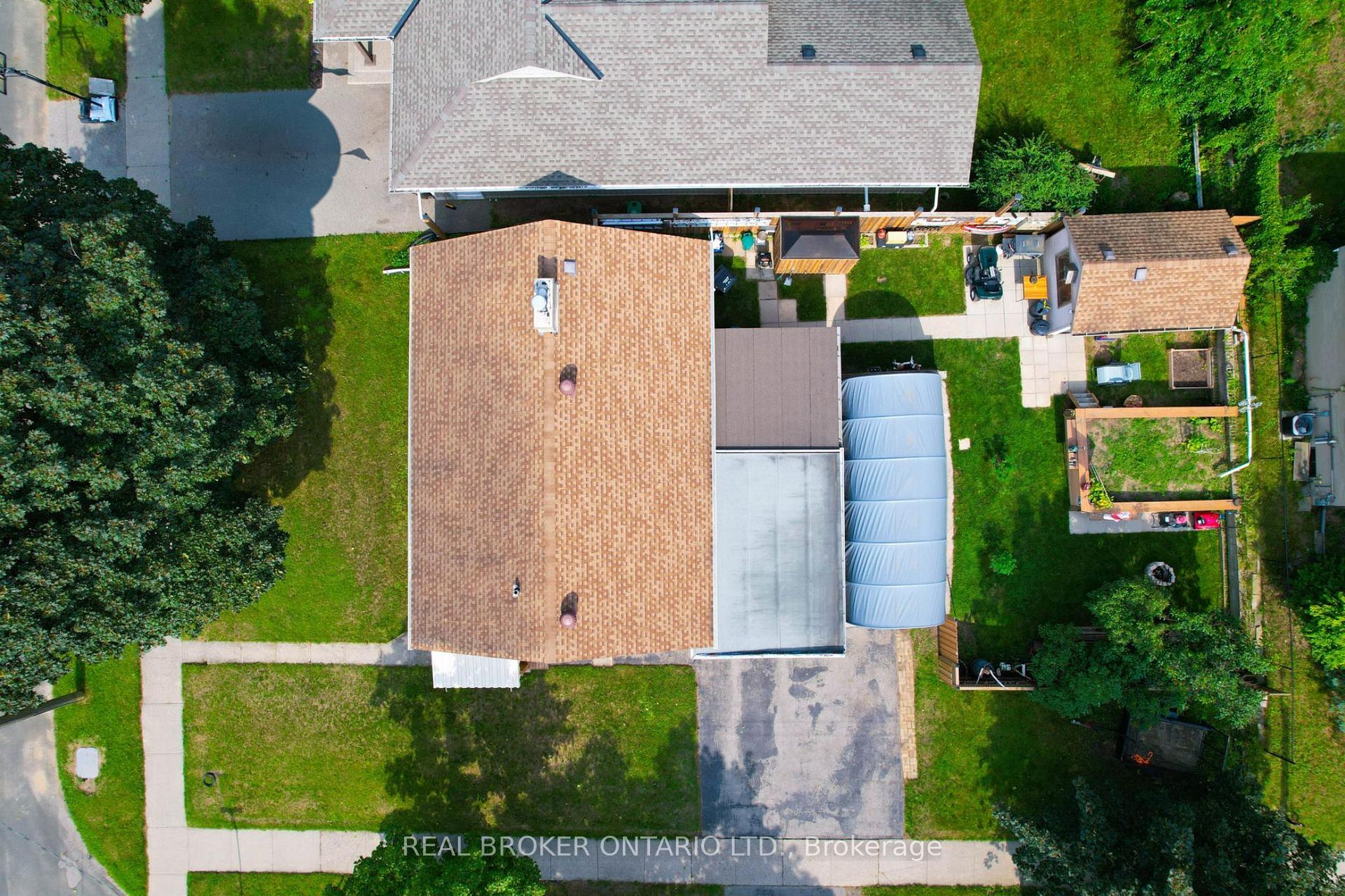 Photo 9 of 21 Oakwood Avenue, Kitchener, Fairfield — HOMEH