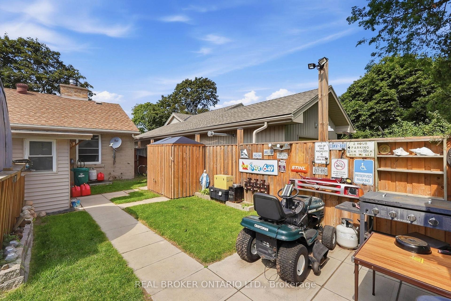 Photo 11 of 21 Oakwood Avenue, Kitchener, Fairfield — HOMEH