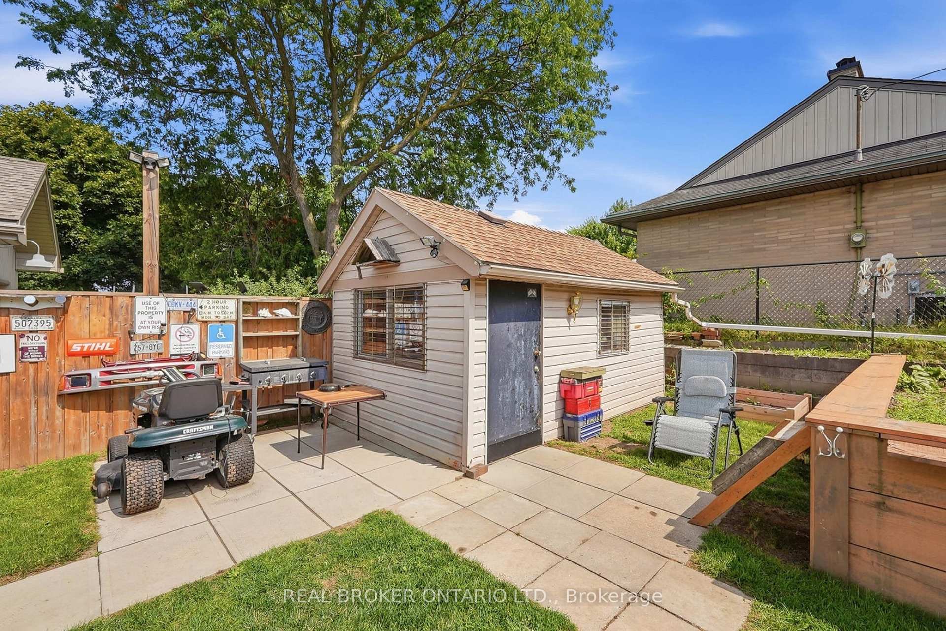 Photo 12 of 21 Oakwood Avenue, Kitchener, Fairfield — HOMEH