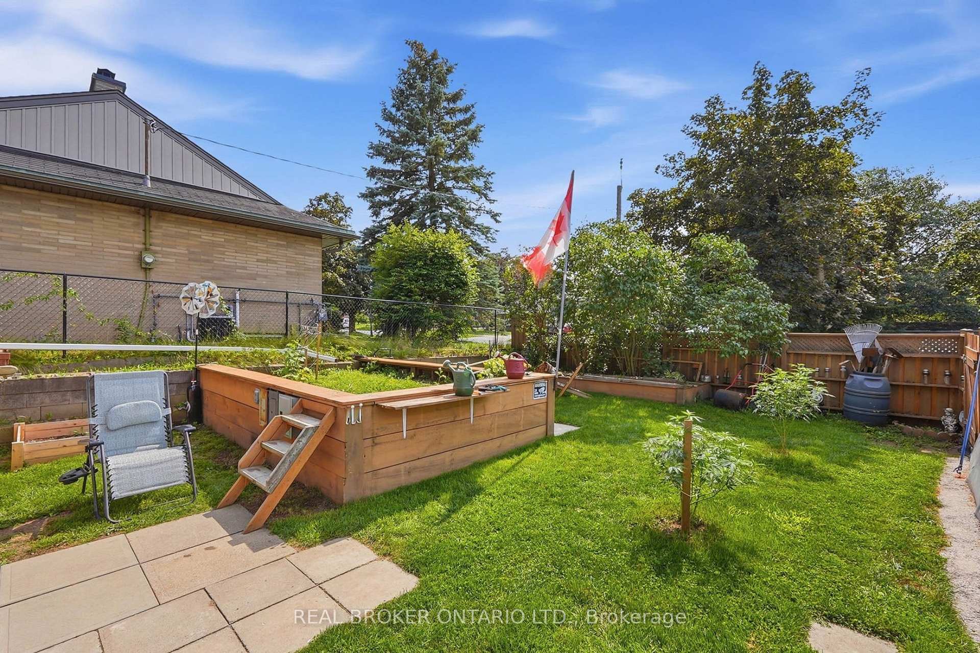 Photo 13 of 21 Oakwood Avenue, Kitchener, Fairfield — HOMEH