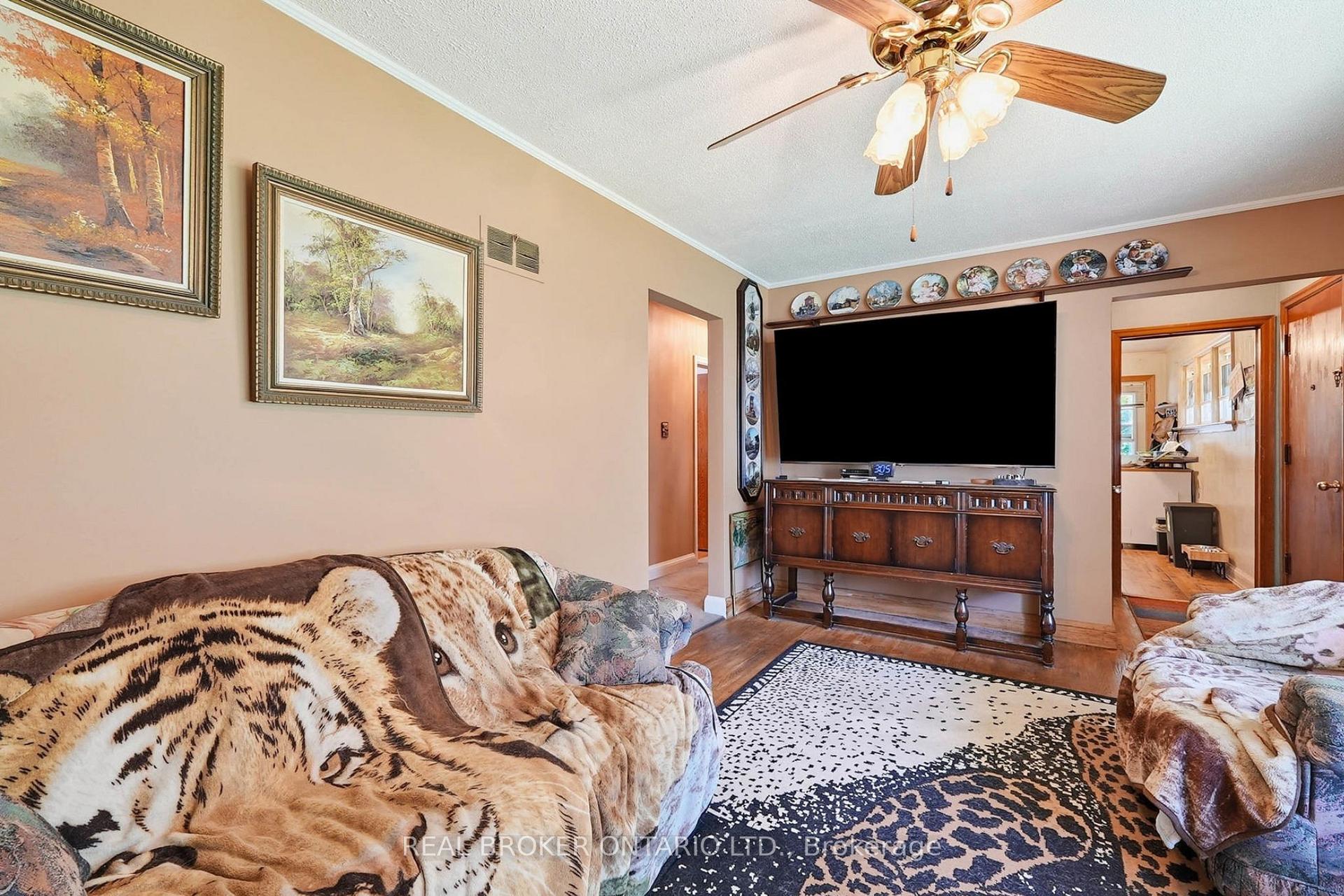 Photo 19 of 21 Oakwood Avenue, Kitchener, Fairfield — HOMEH