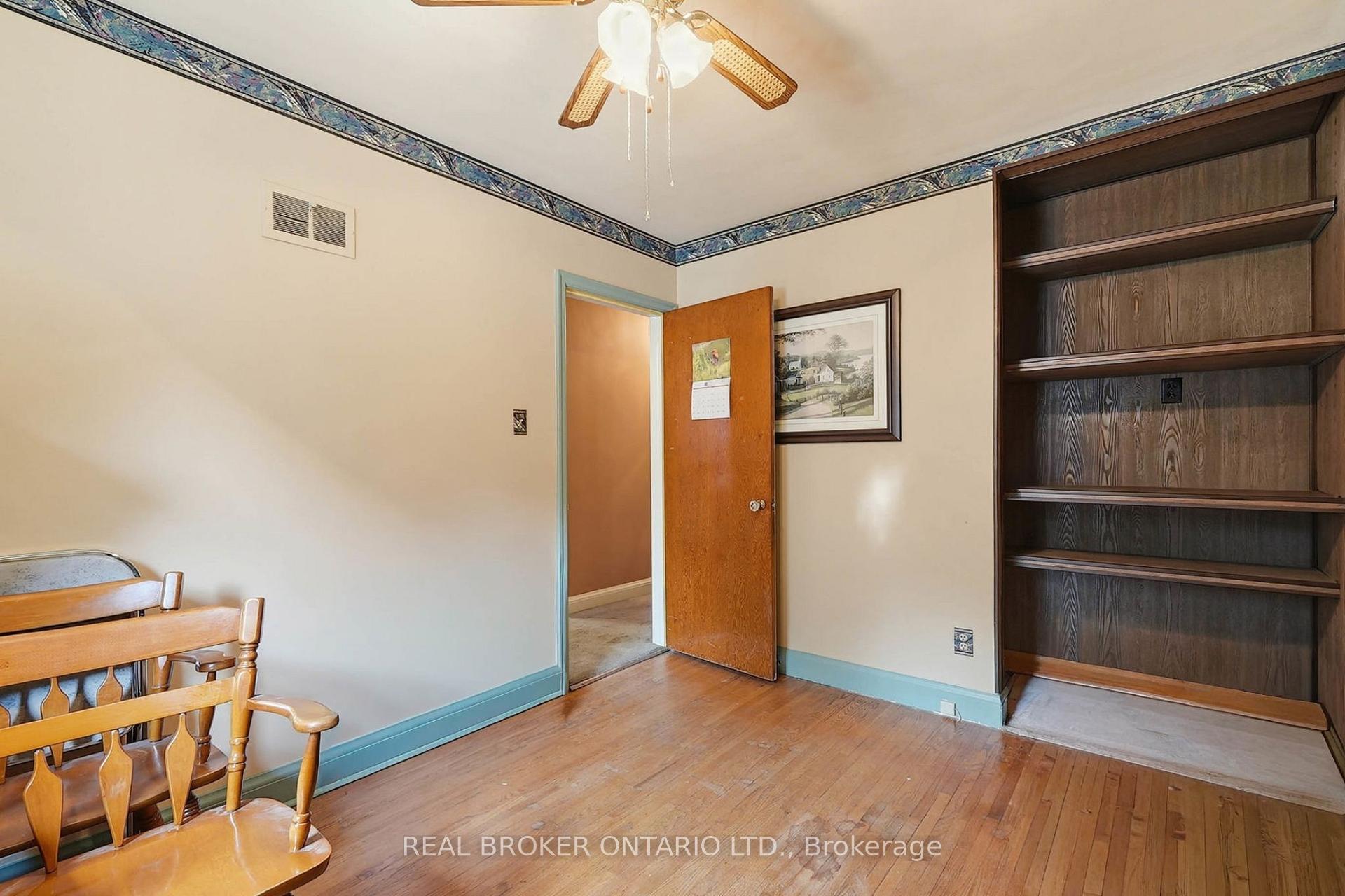 Photo 20 of 21 Oakwood Avenue, Kitchener, Fairfield — HOMEH