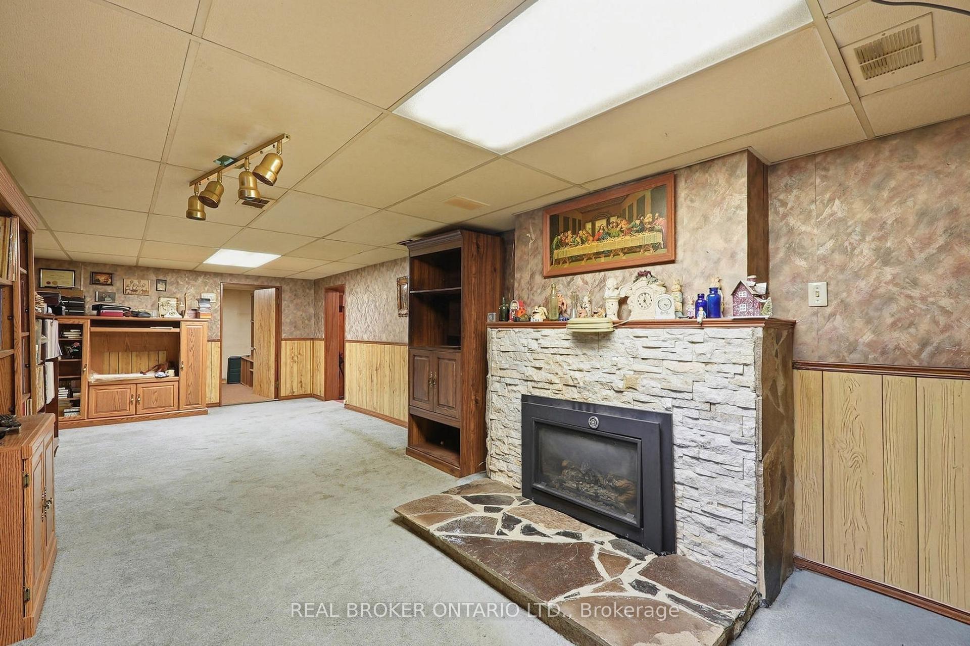 Photo 24 of 21 Oakwood Avenue, Kitchener, Fairfield — HOMEH