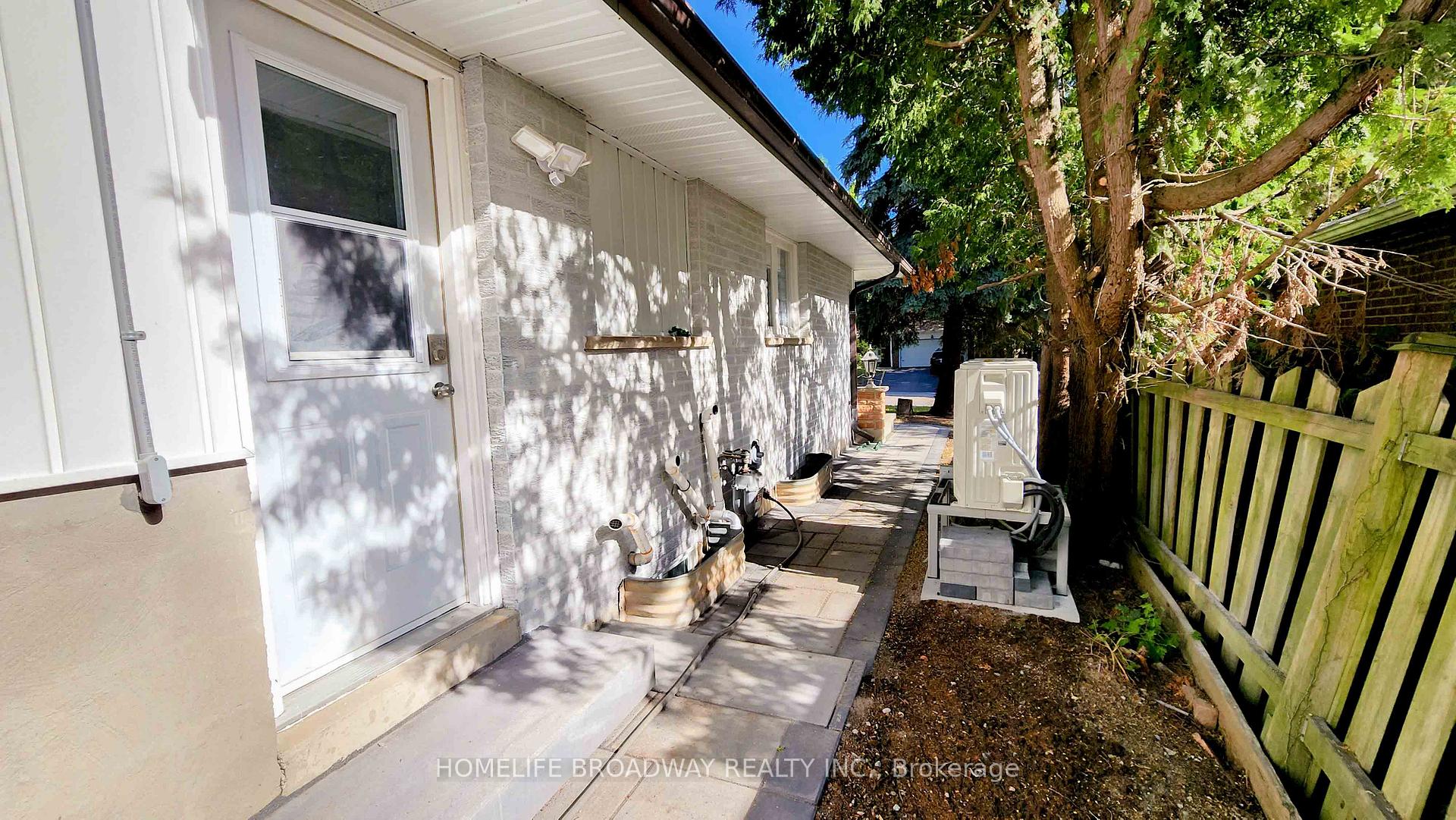 Photo 11 of Unit (Lower), 23 Southdale Drive, Markham, Bullock — HOMEH