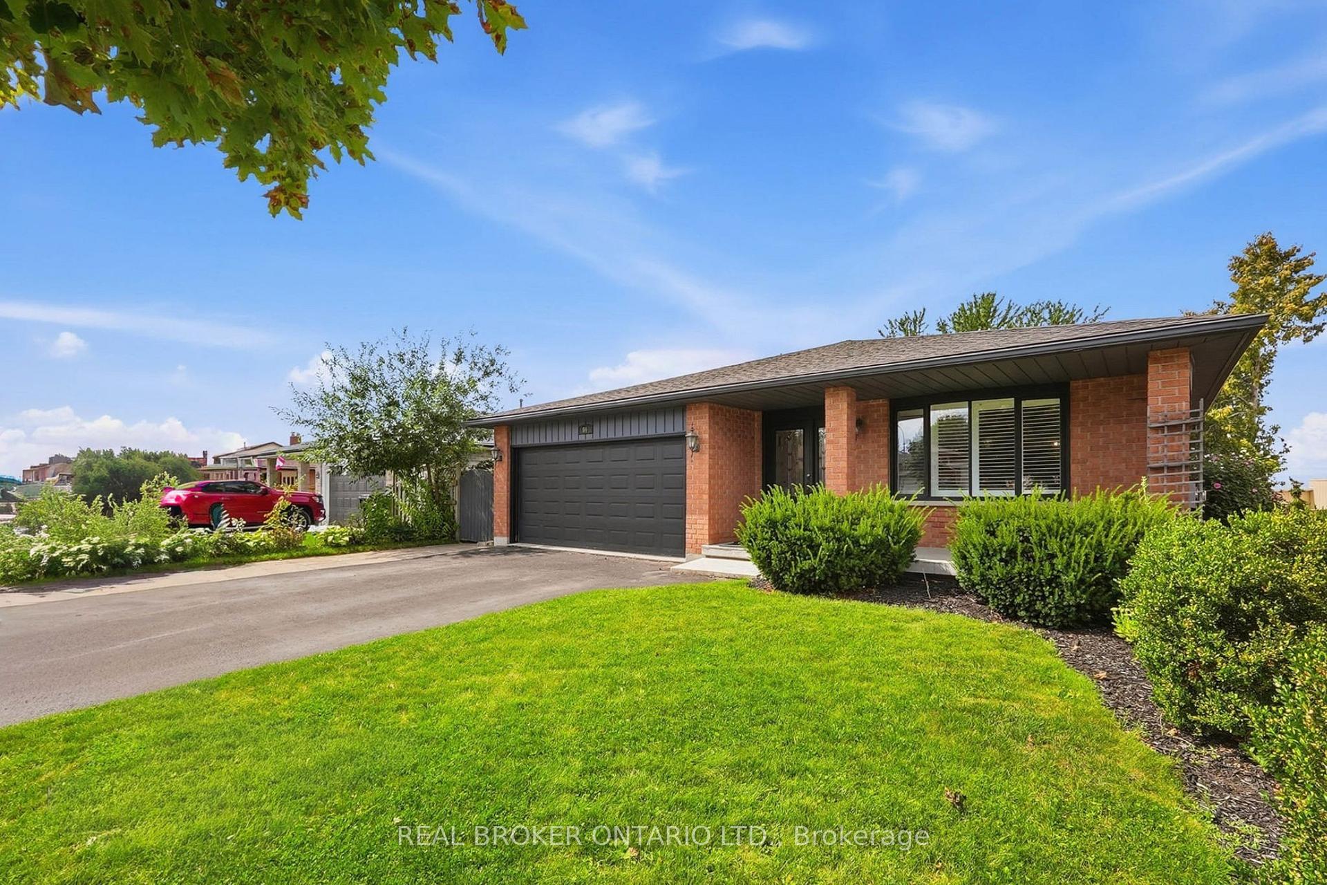 Photo 2 of 60 Ebydale Drive, Kitchener, Grand River North — HOMEH