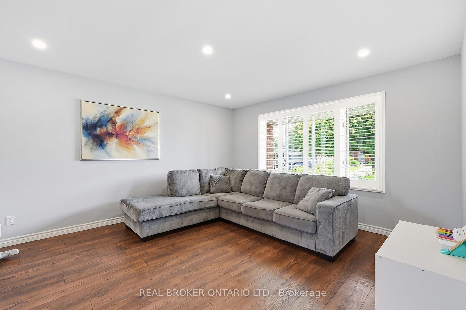 Photo 8 of 60 Ebydale Drive, Kitchener, Grand River North — HOMEH