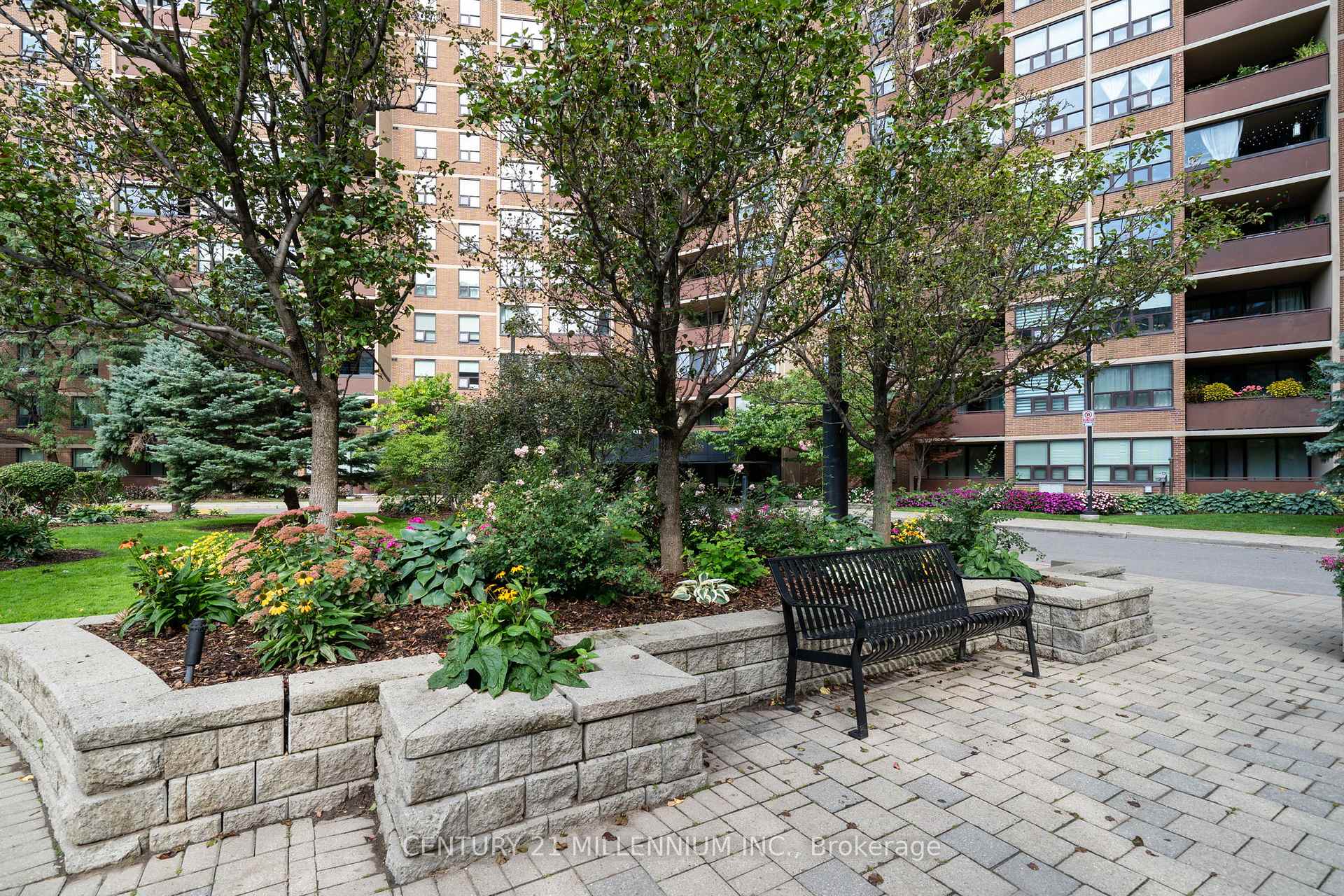 Photo 2 of Unit 903, 714 The West Mall, Etobicoke, Eringate-Centennial-West Deane — HOMEH