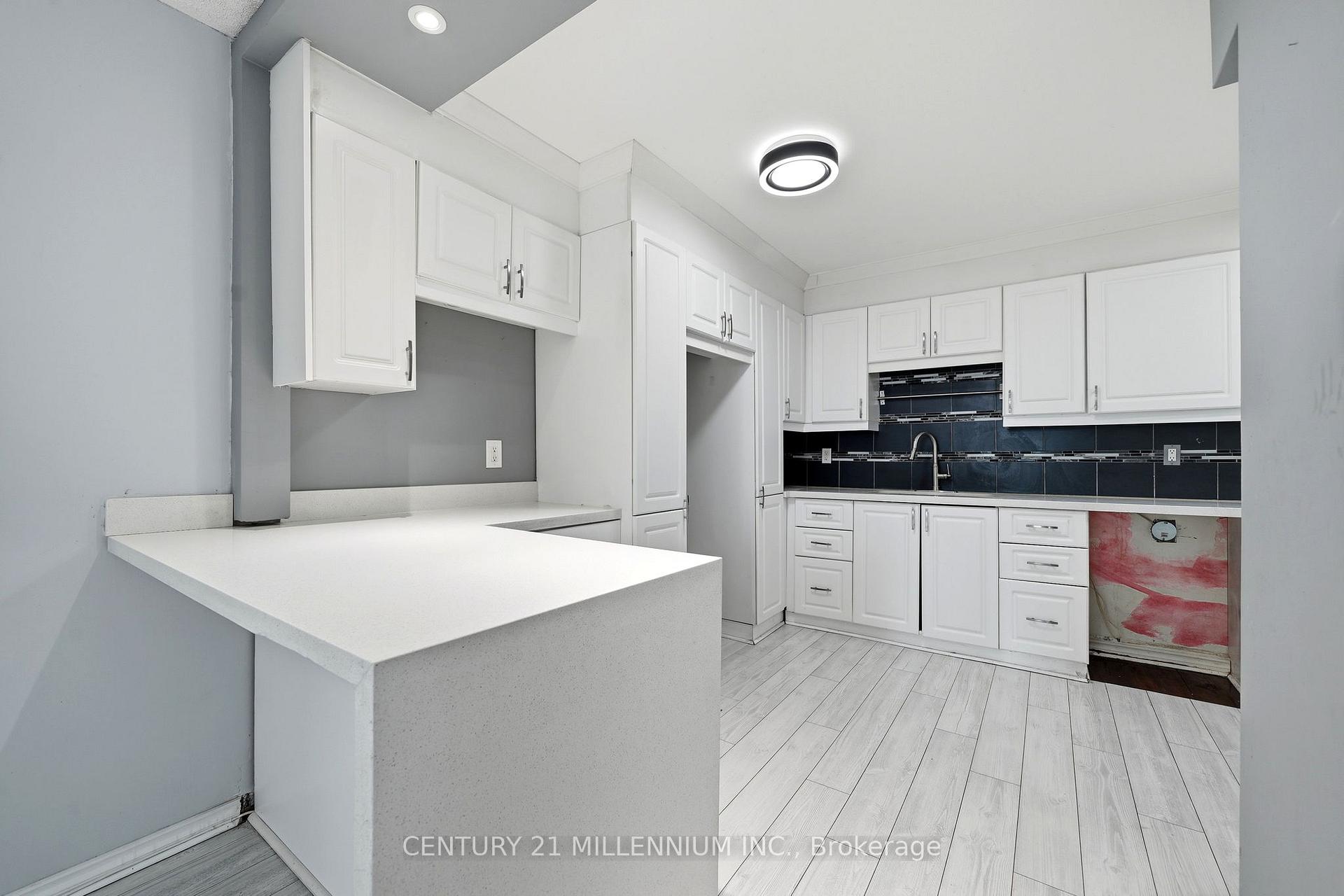 Photo 13 of Unit 903, 714 The West Mall, Etobicoke, Eringate-Centennial-West Deane — HOMEH
