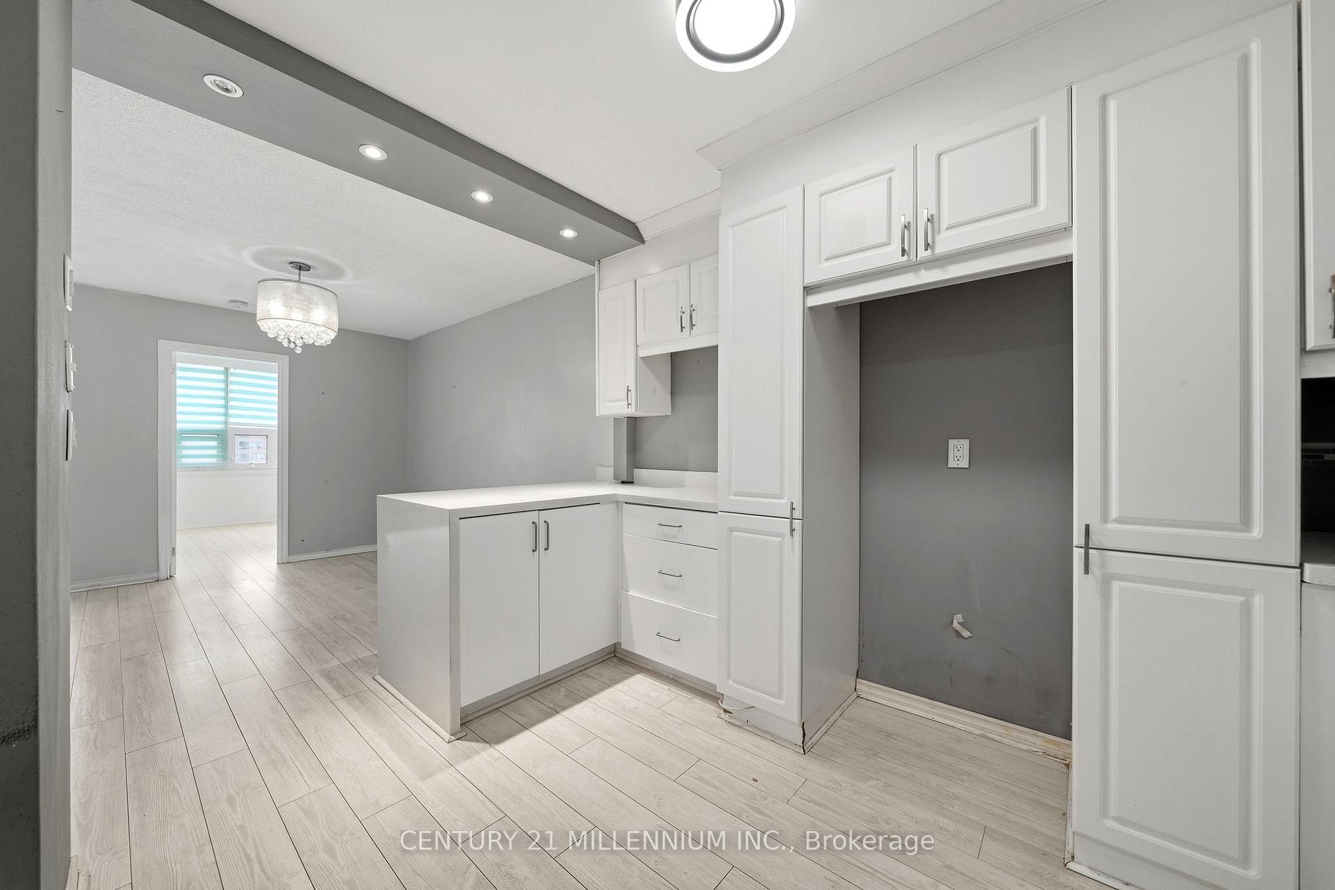Photo 14 of Unit 903, 714 The West Mall, Etobicoke, Eringate-Centennial-West Deane — HOMEH