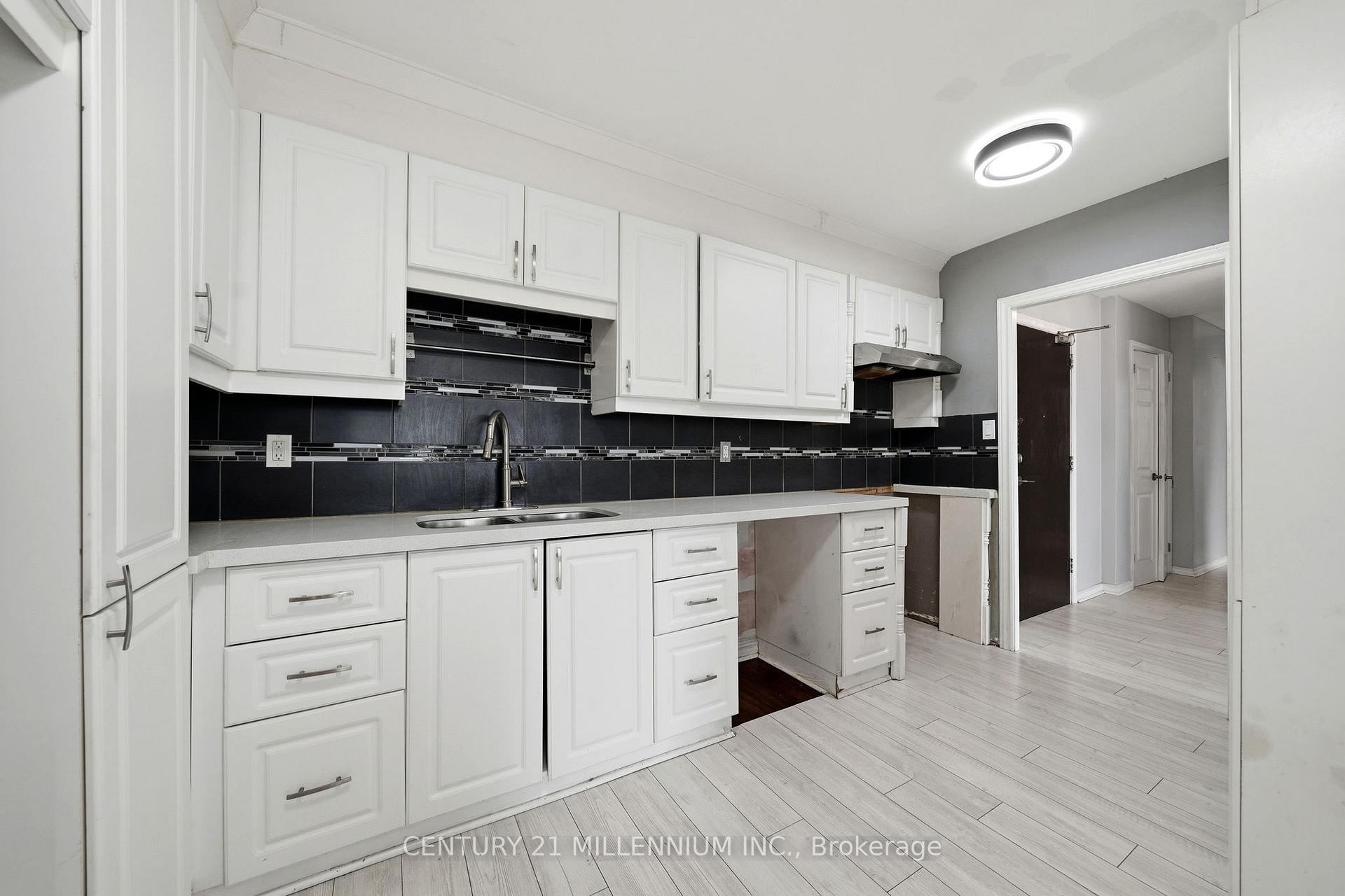 Photo 15 of Unit 903, 714 The West Mall, Etobicoke, Eringate-Centennial-West Deane — HOMEH