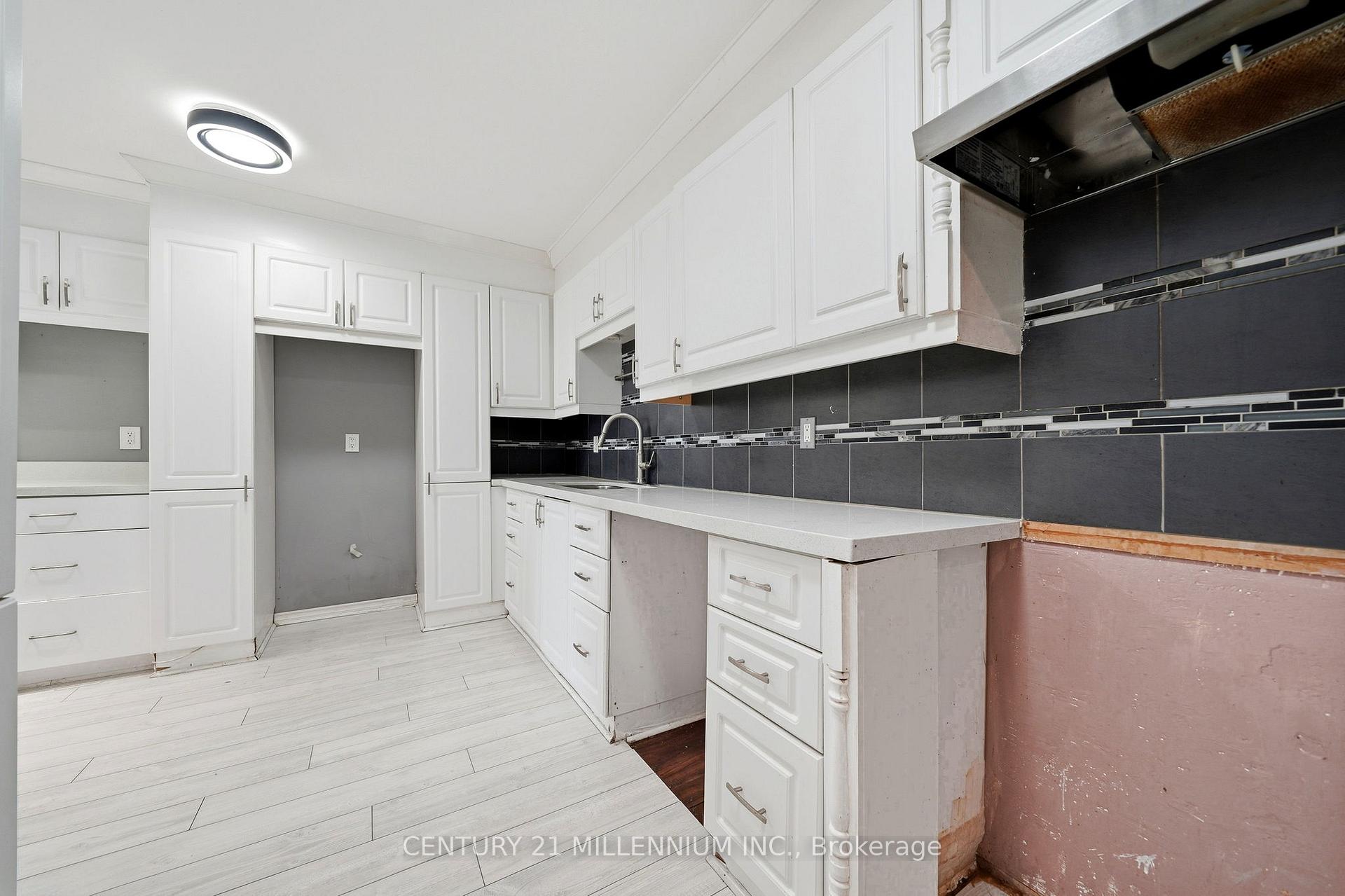 Photo 16 of Unit 903, 714 The West Mall, Etobicoke, Eringate-Centennial-West Deane — HOMEH