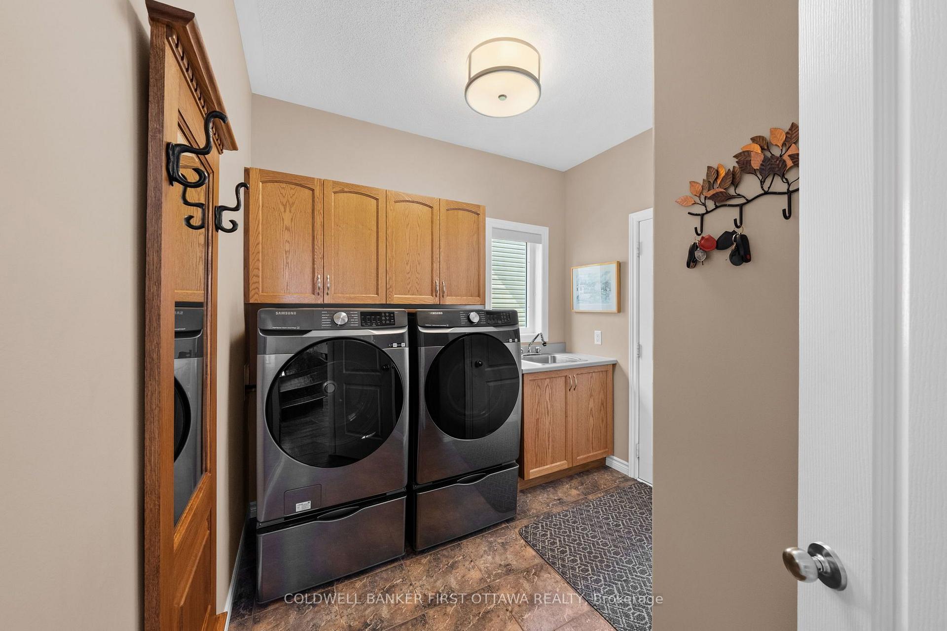Photo 19 of 58 Golflinks Drive, Ottawa, Barrhaven - Stonebridge — HOMEH