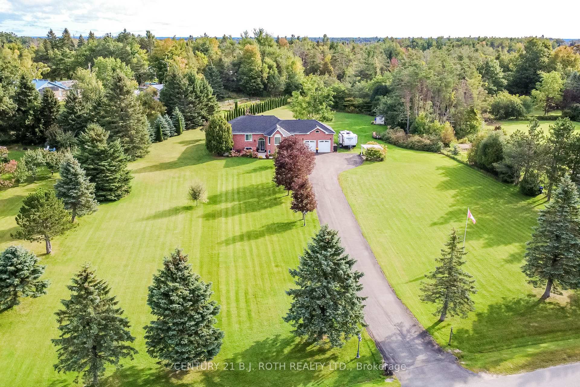 Photo 2 of 7 Orsi Drive, Oro-Medonte, Rural Oro-Medonte — HOMEH