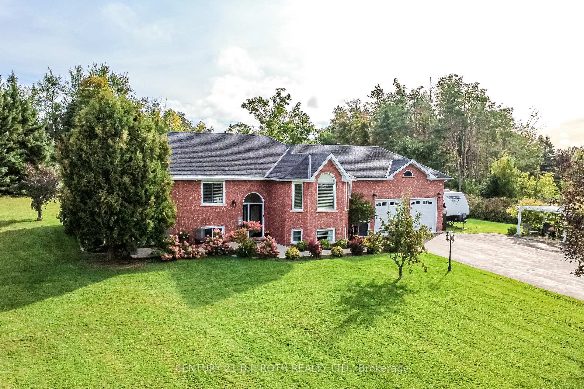 Photo 4 of 7 Orsi Drive, Oro-Medonte, Rural Oro-Medonte — HOMEH