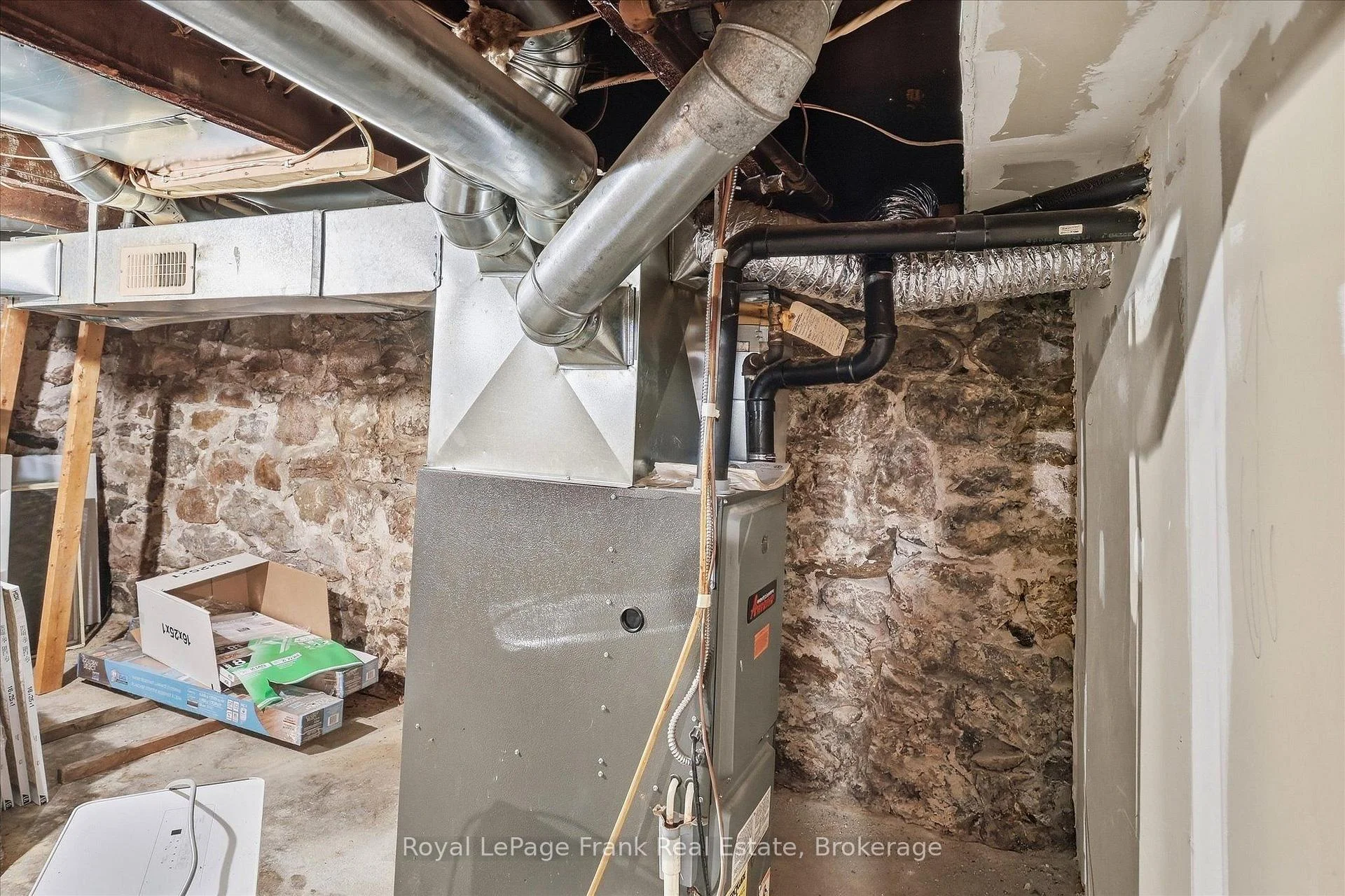 Photo 22 of 226 Lake Street, Peterborough, Town Ward 3 — HOMEH