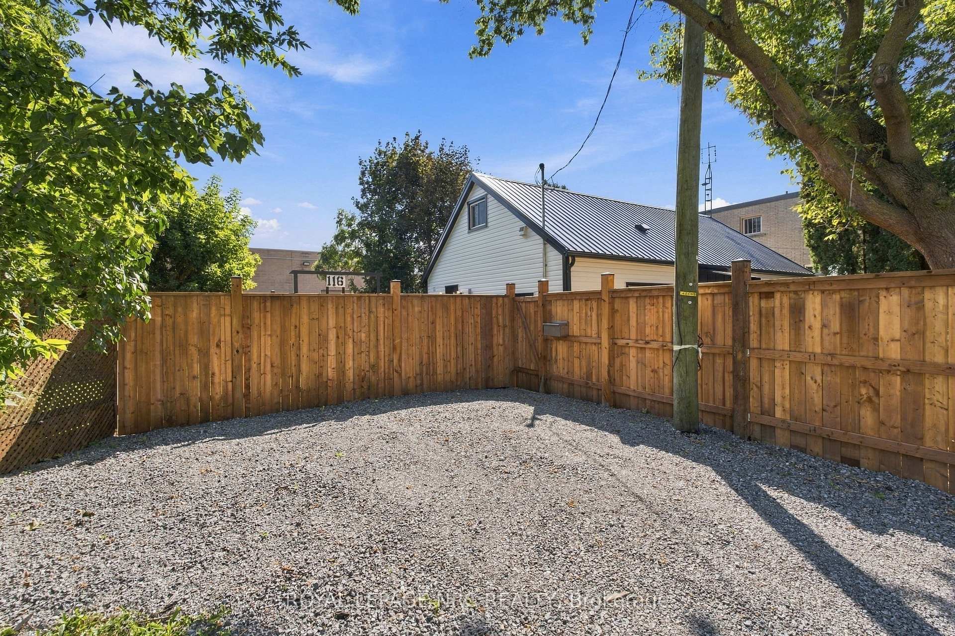 Photo 4 of 116 Dufferin Street, West Lincoln, Smithville — HOMEH