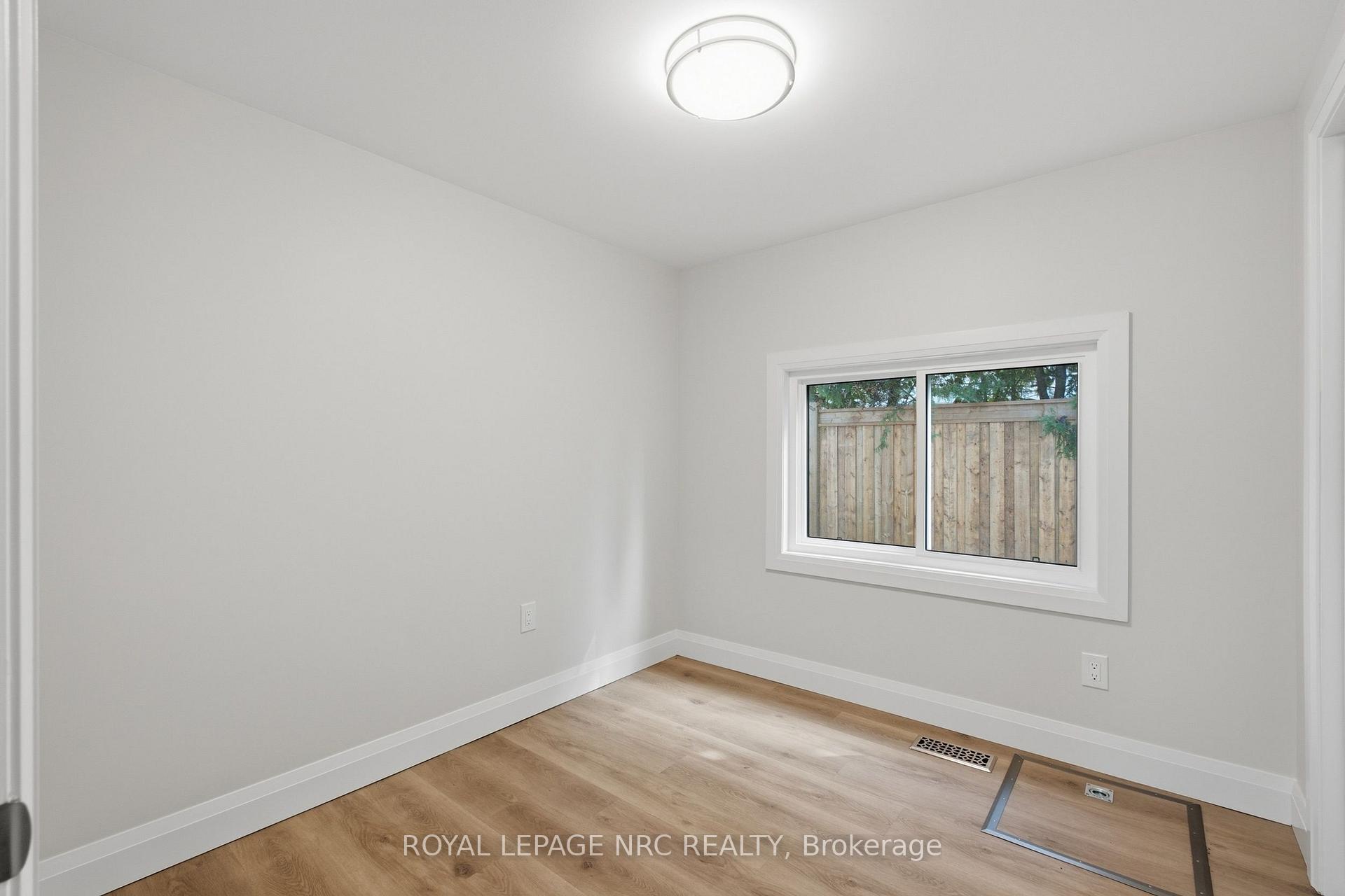 Photo 32 of 116 Dufferin Street, West Lincoln, Smithville — HOMEH