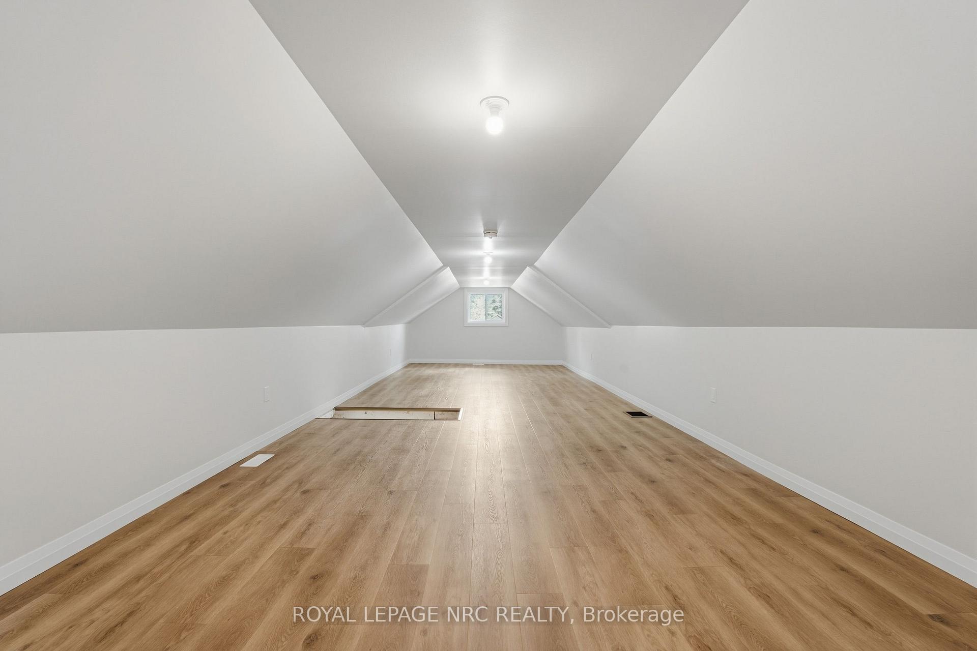 Photo 34 of 116 Dufferin Street, West Lincoln, Smithville — HOMEH