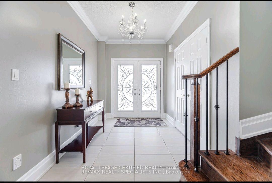 Photo 2 of 122 Teal Crest Circle, Brampton, Credit Valley — HOMEH