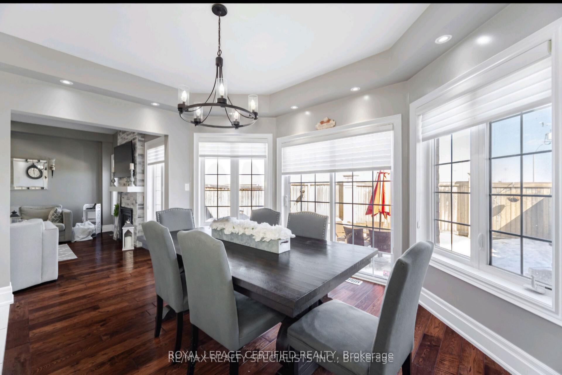 Photo 9 of 122 Teal Crest Circle, Brampton, Credit Valley — HOMEH