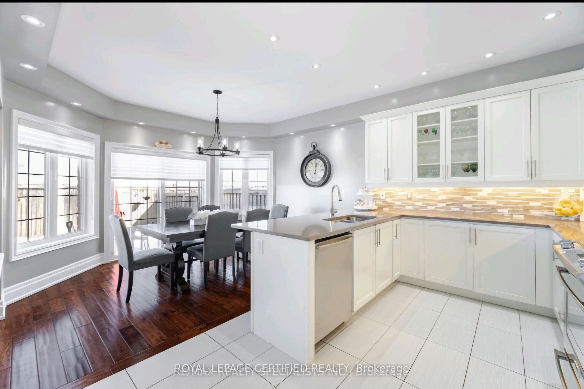 Photo 11 of 122 Teal Crest Circle, Brampton, Credit Valley — HOMEH