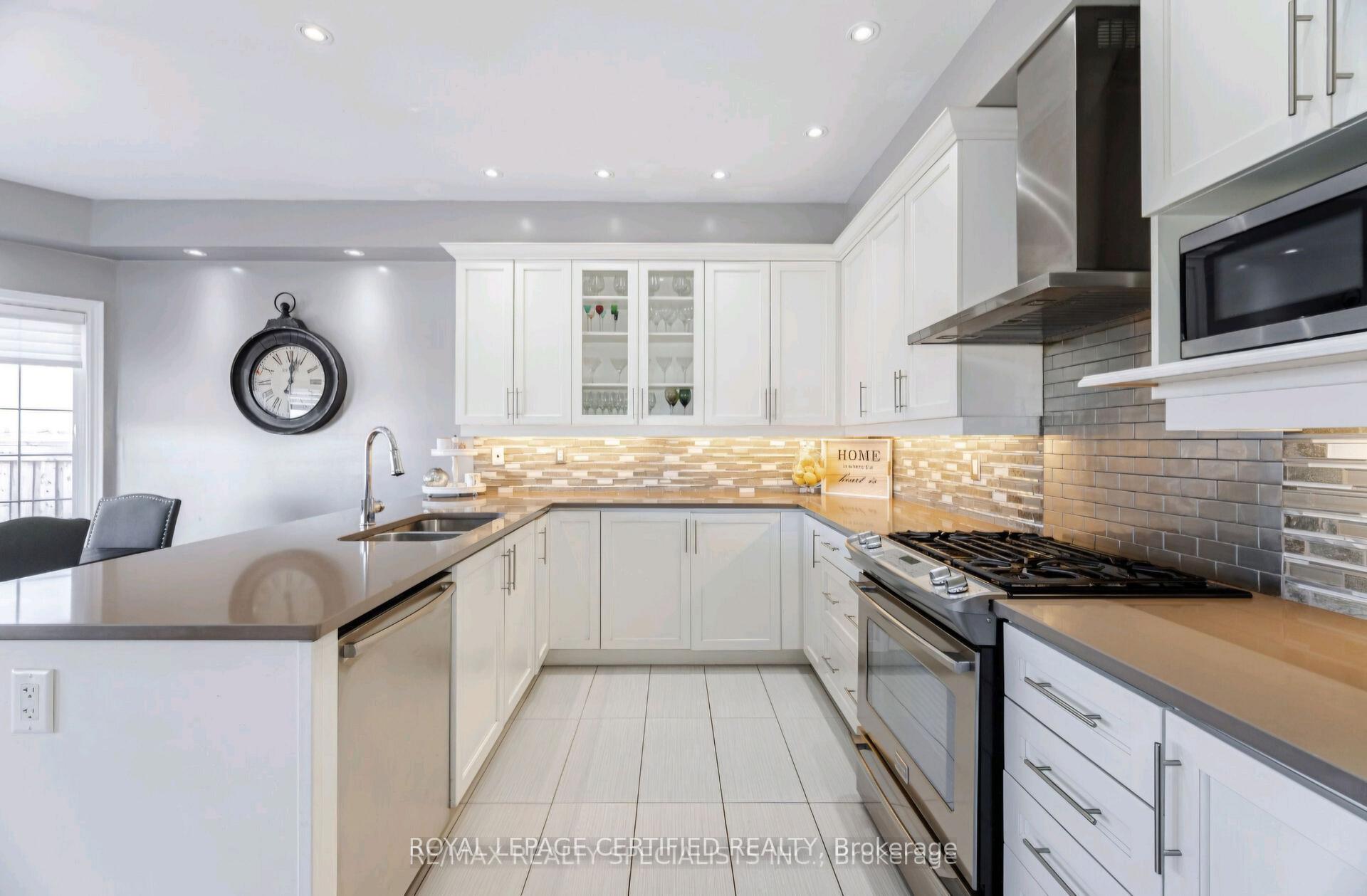 Photo 12 of 122 Teal Crest Circle, Brampton, Credit Valley — HOMEH