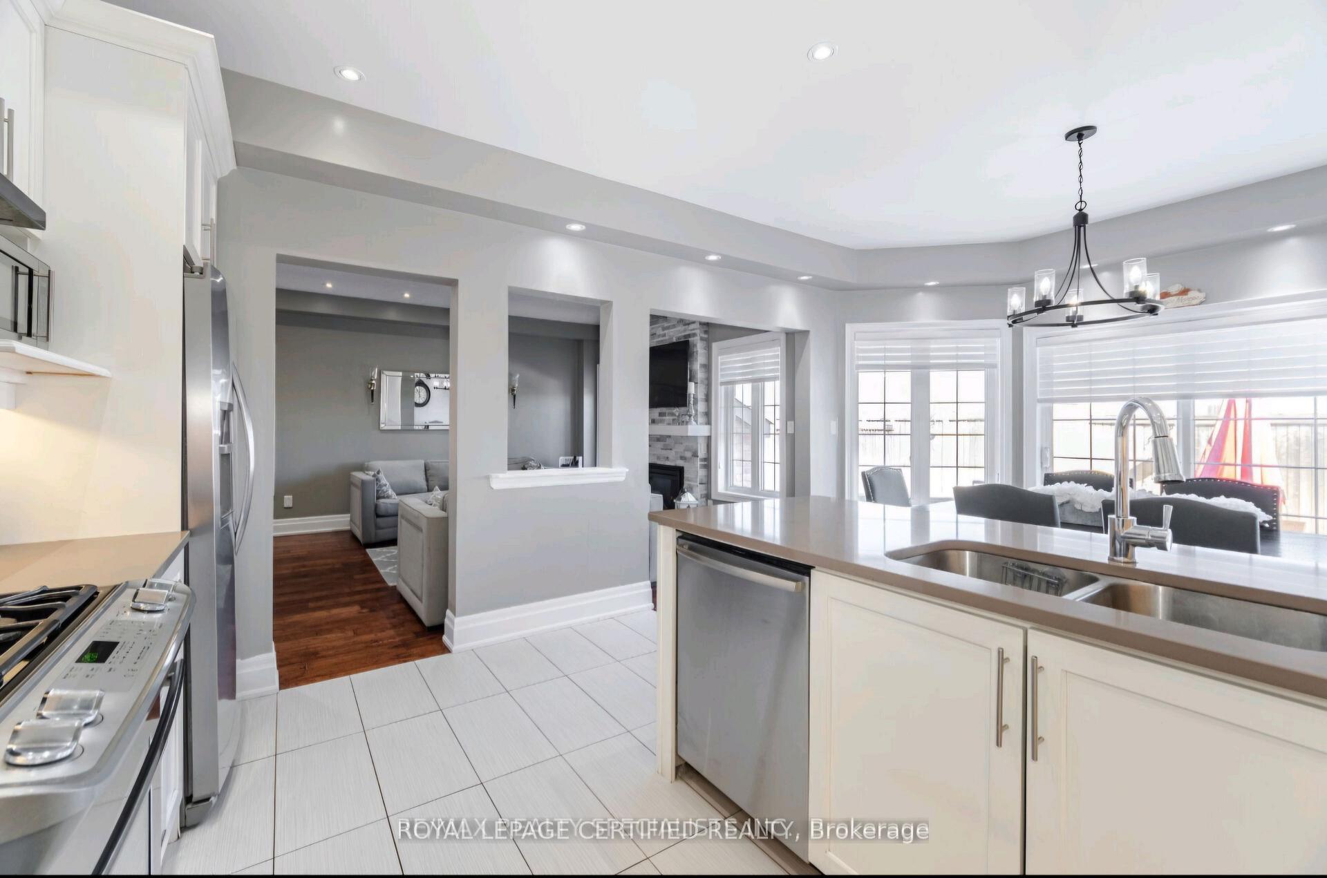 Photo 14 of 122 Teal Crest Circle, Brampton, Credit Valley — HOMEH