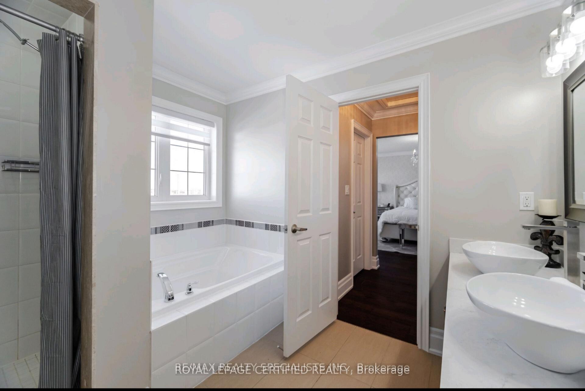 Photo 21 of 122 Teal Crest Circle, Brampton, Credit Valley — HOMEH