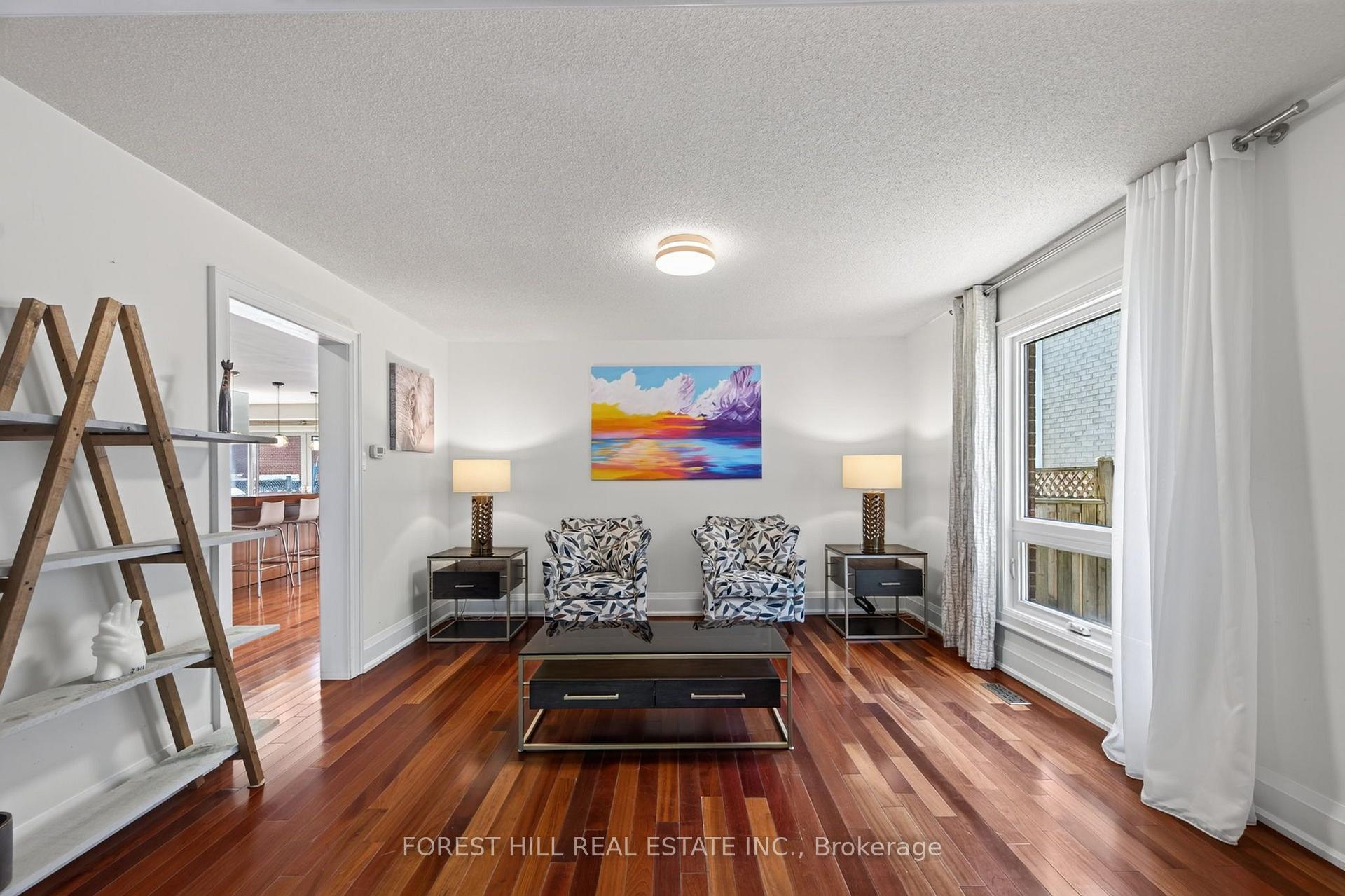Photo 4 of 38 Crystal Drive, Richmond Hill, Mill Pond — HOMEH
