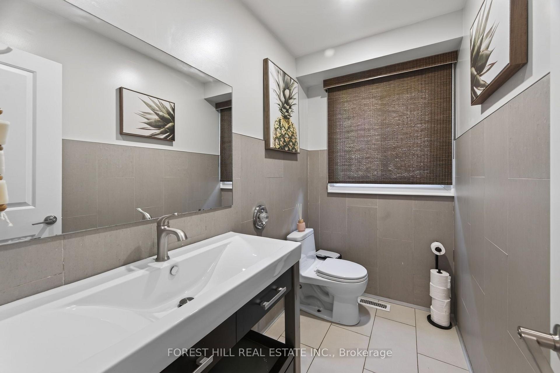 Photo 12 of 38 Crystal Drive, Richmond Hill, Mill Pond — HOMEH