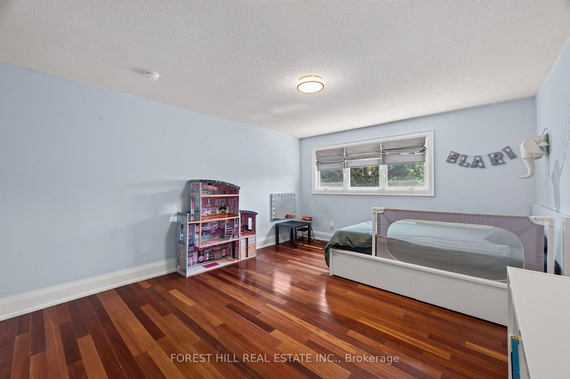 Photo 19 of 38 Crystal Drive, Richmond Hill, Mill Pond — HOMEH