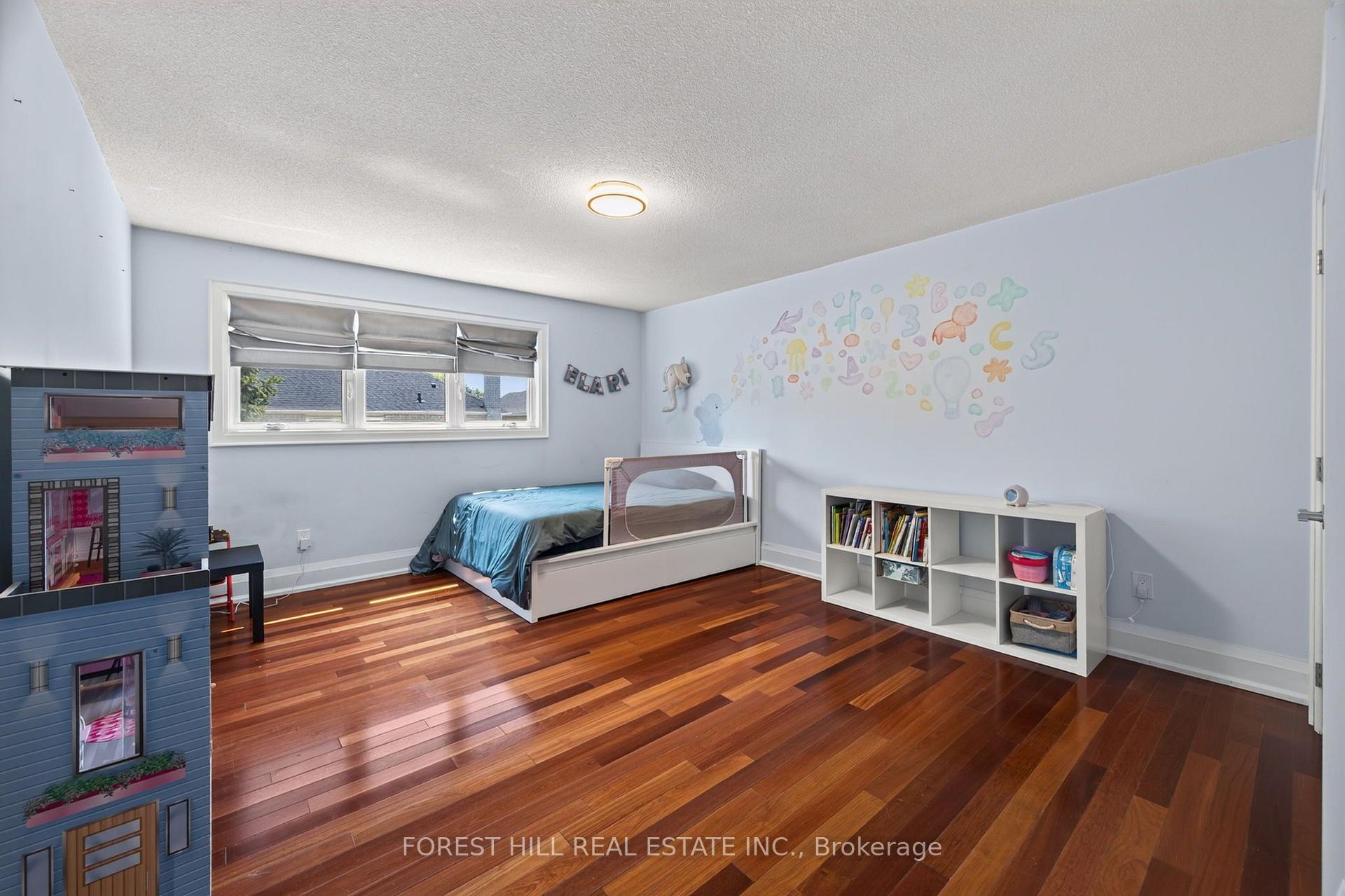 Photo 20 of 38 Crystal Drive, Richmond Hill, Mill Pond — HOMEH