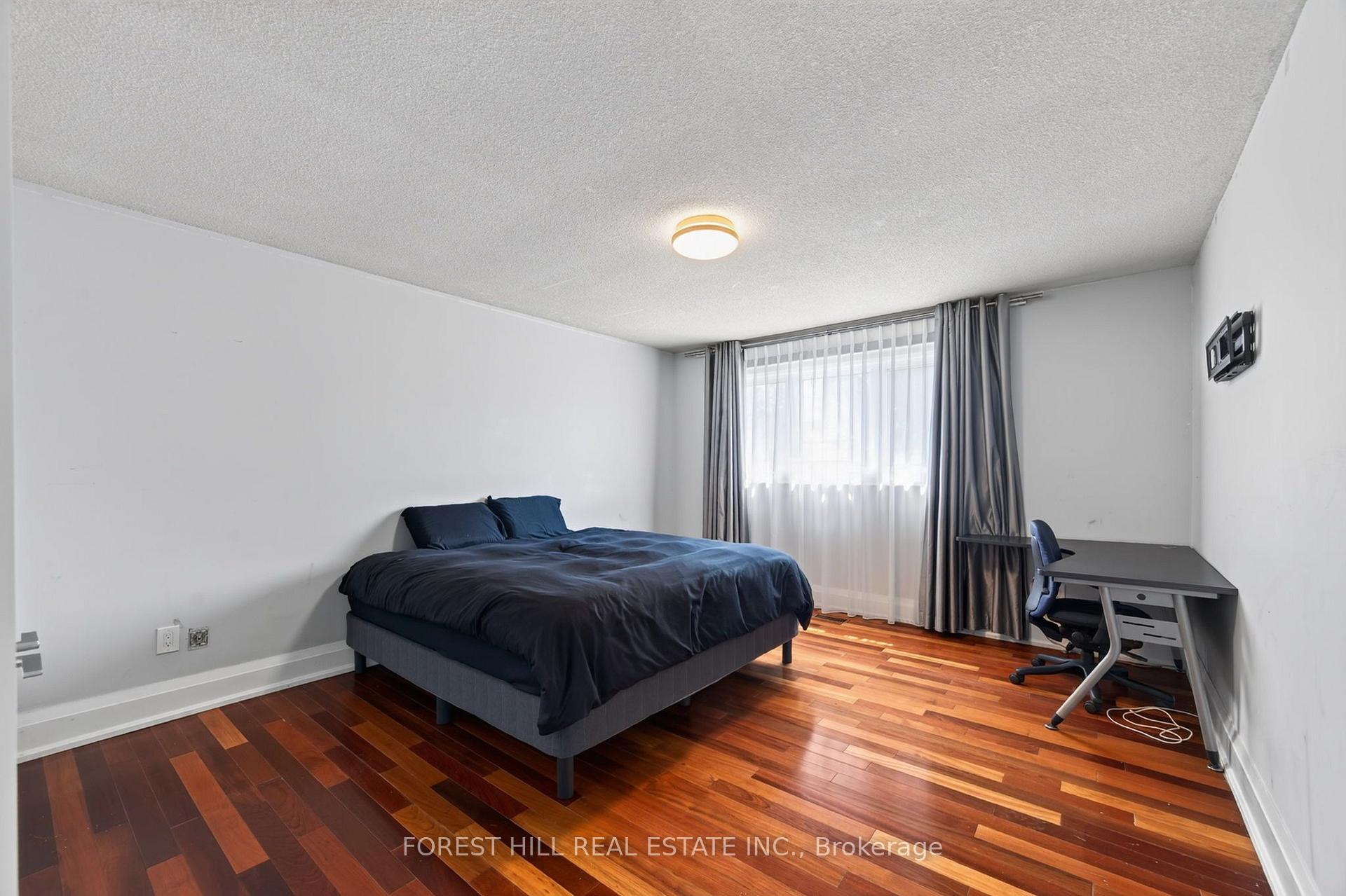 Photo 21 of 38 Crystal Drive, Richmond Hill, Mill Pond — HOMEH