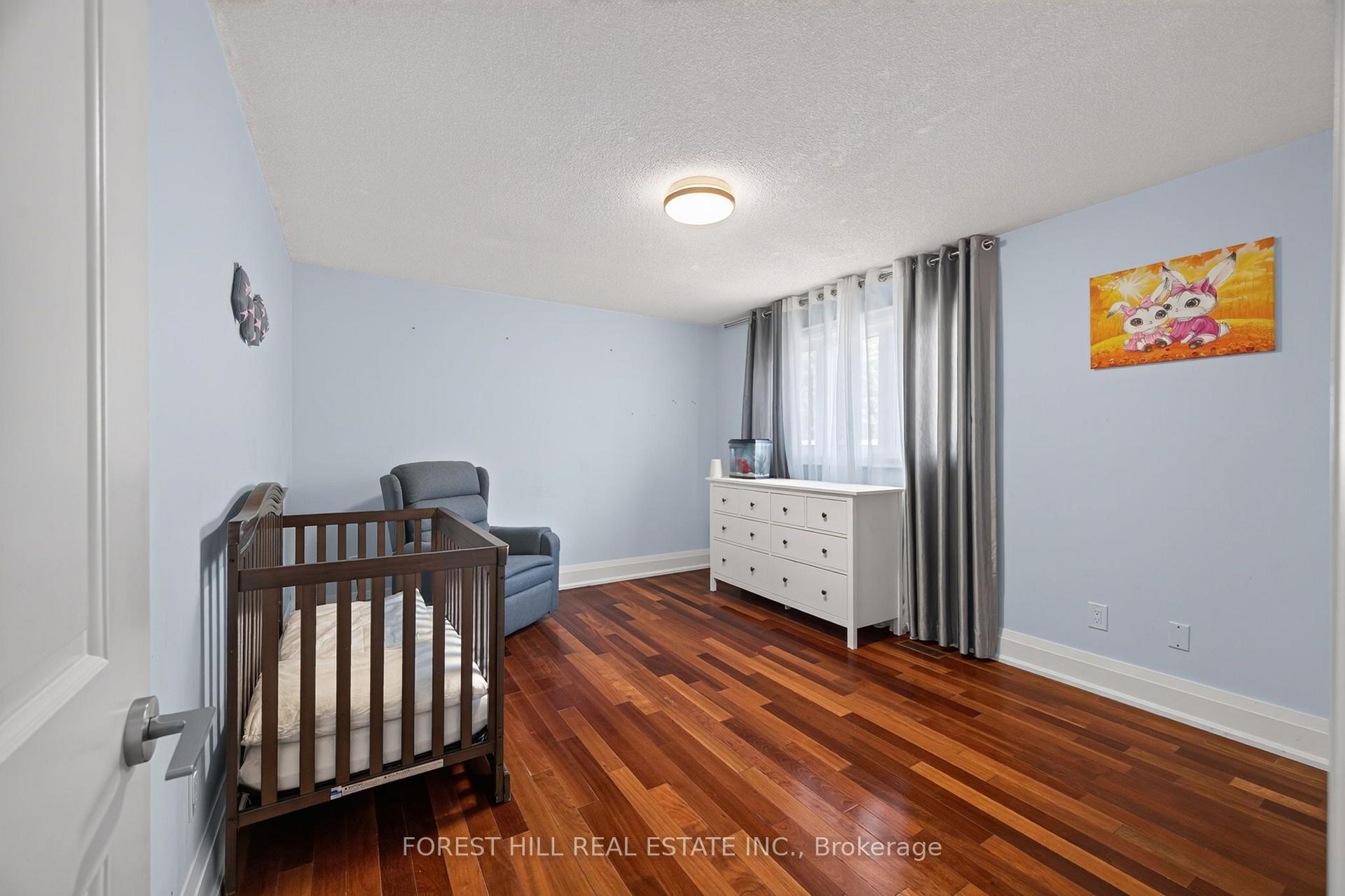 Photo 25 of 38 Crystal Drive, Richmond Hill, Mill Pond — HOMEH